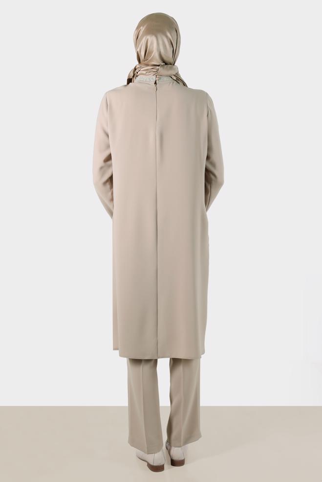 Tesettür giyim BEJ TÜY DETAYLI TAŞLI İKİLİ PANT TAKIM 30204  - ALVİNA