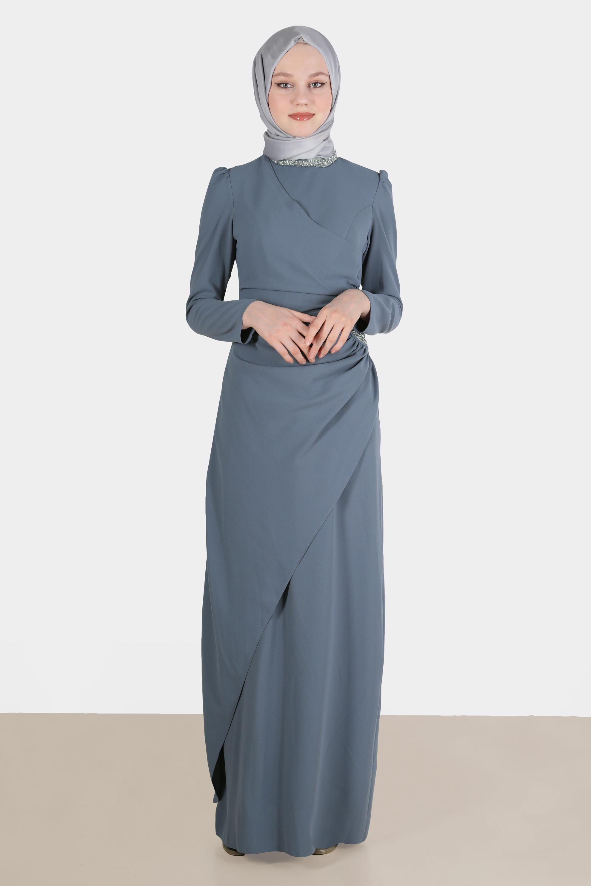 Tesettür giyim GRİ TAŞ DETAYLI BÜZGÜLÜ ABİYE ELBİSE 50214 