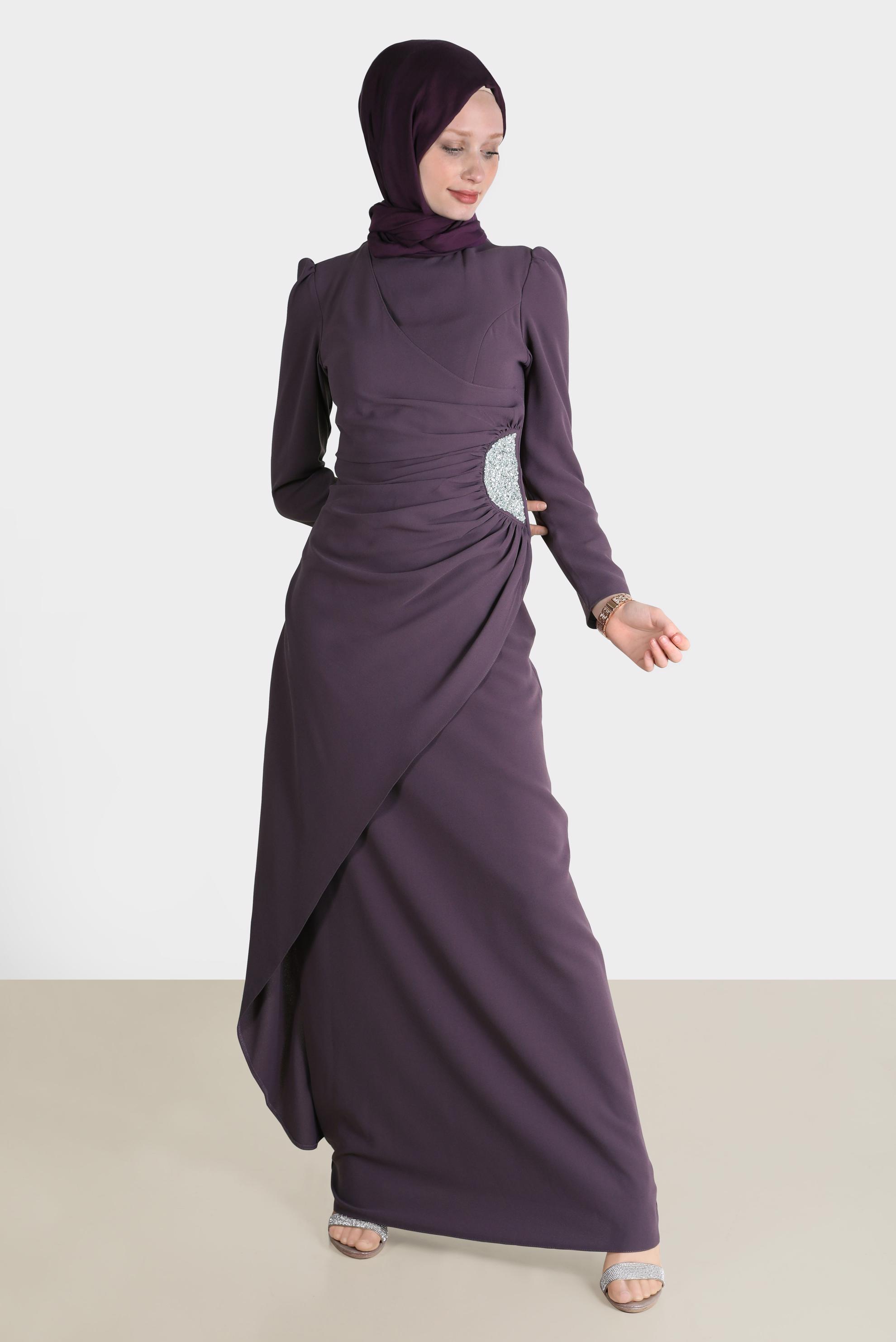 Tesettür giyim MOR TAŞ DETAYLI BÜZGÜLÜ ABİYE ELBİSE 50214 
