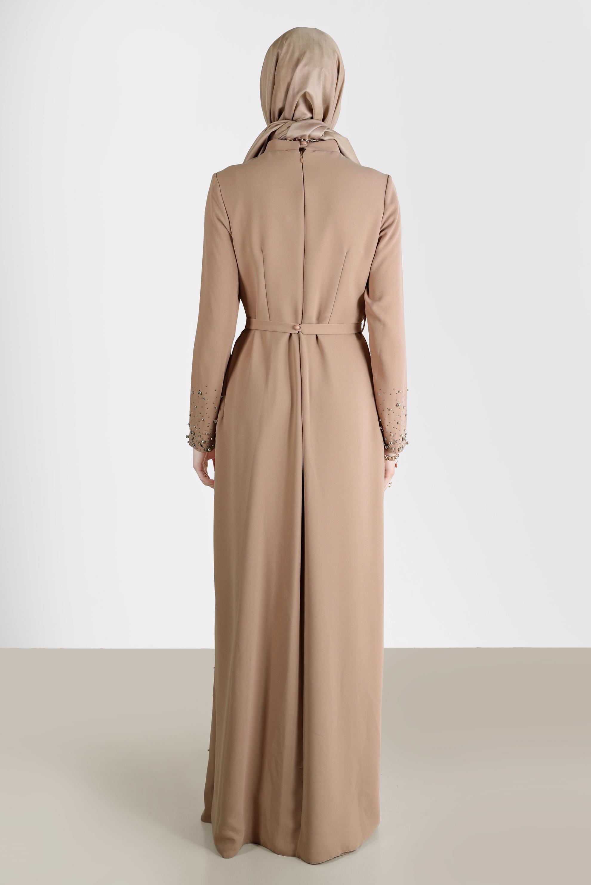 Tesettür giyim KAHVE TAŞ VE BONCUK DETAYLI KEMERLİ ELBİSE 50220 