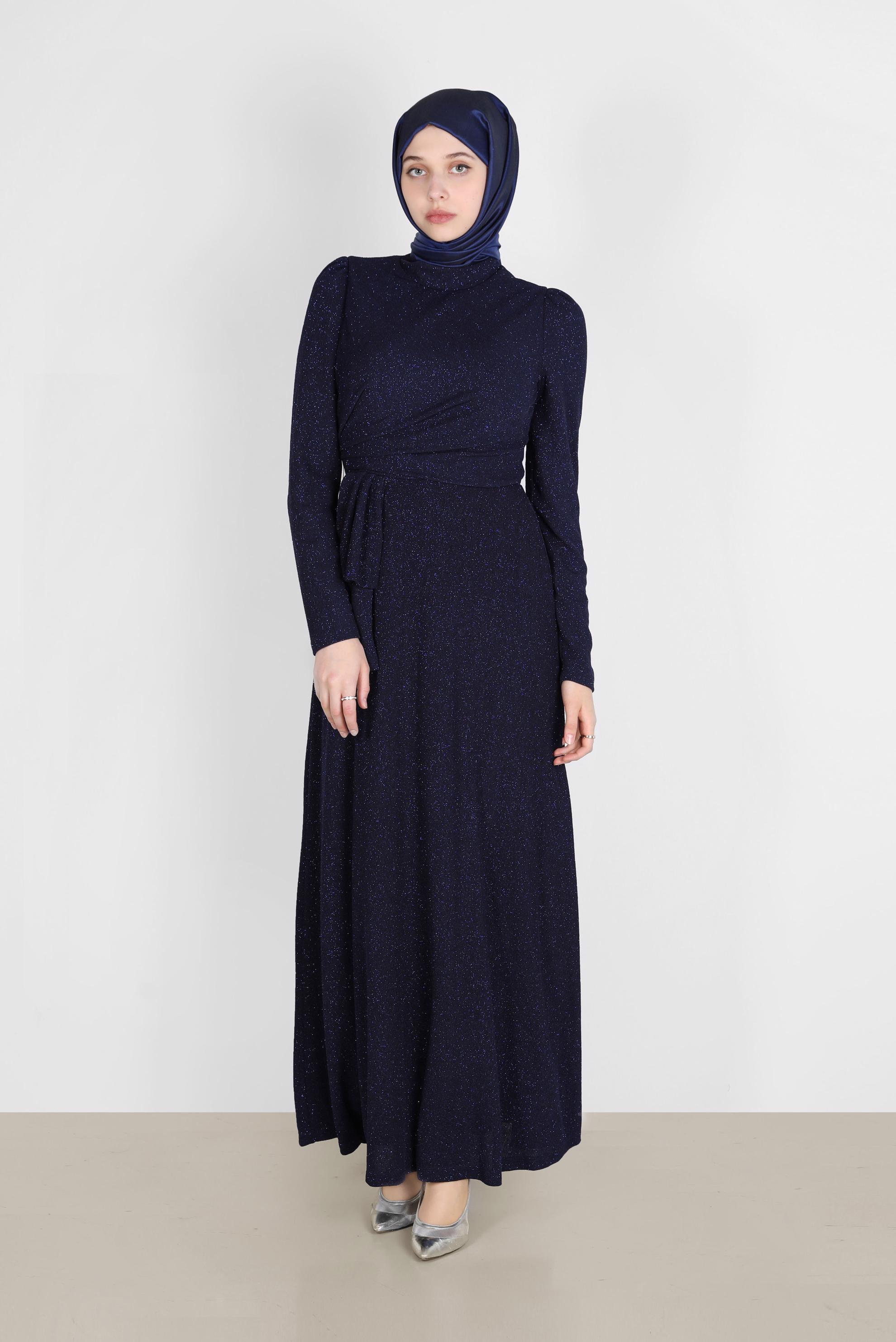 Tesettür giyim LACİVERT YANDAN BÜZGÜLÜ SİMLİ ABİYE ELBİSE 50249 