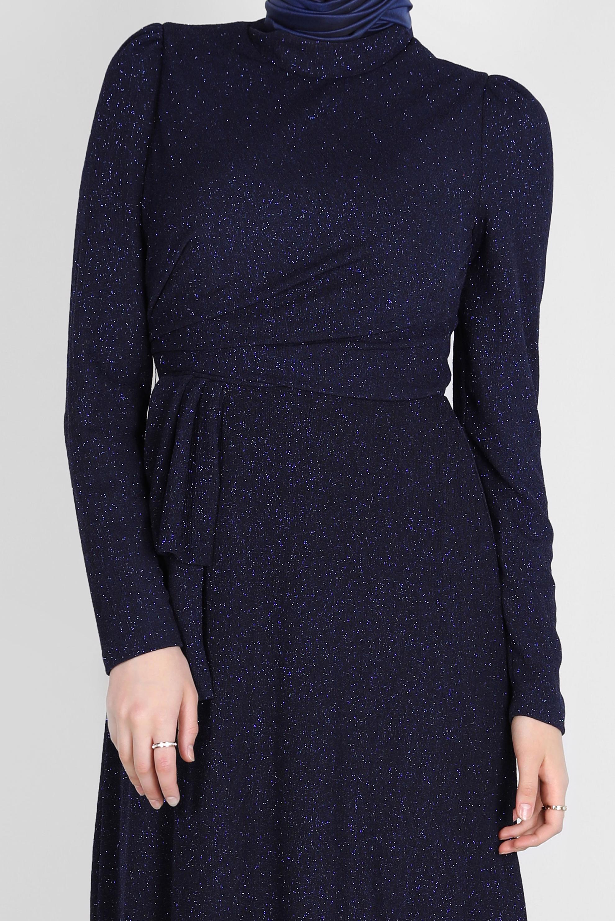 Tesettür giyim LACİVERT YANDAN BÜZGÜLÜ SİMLİ ABİYE ELBİSE 50249 