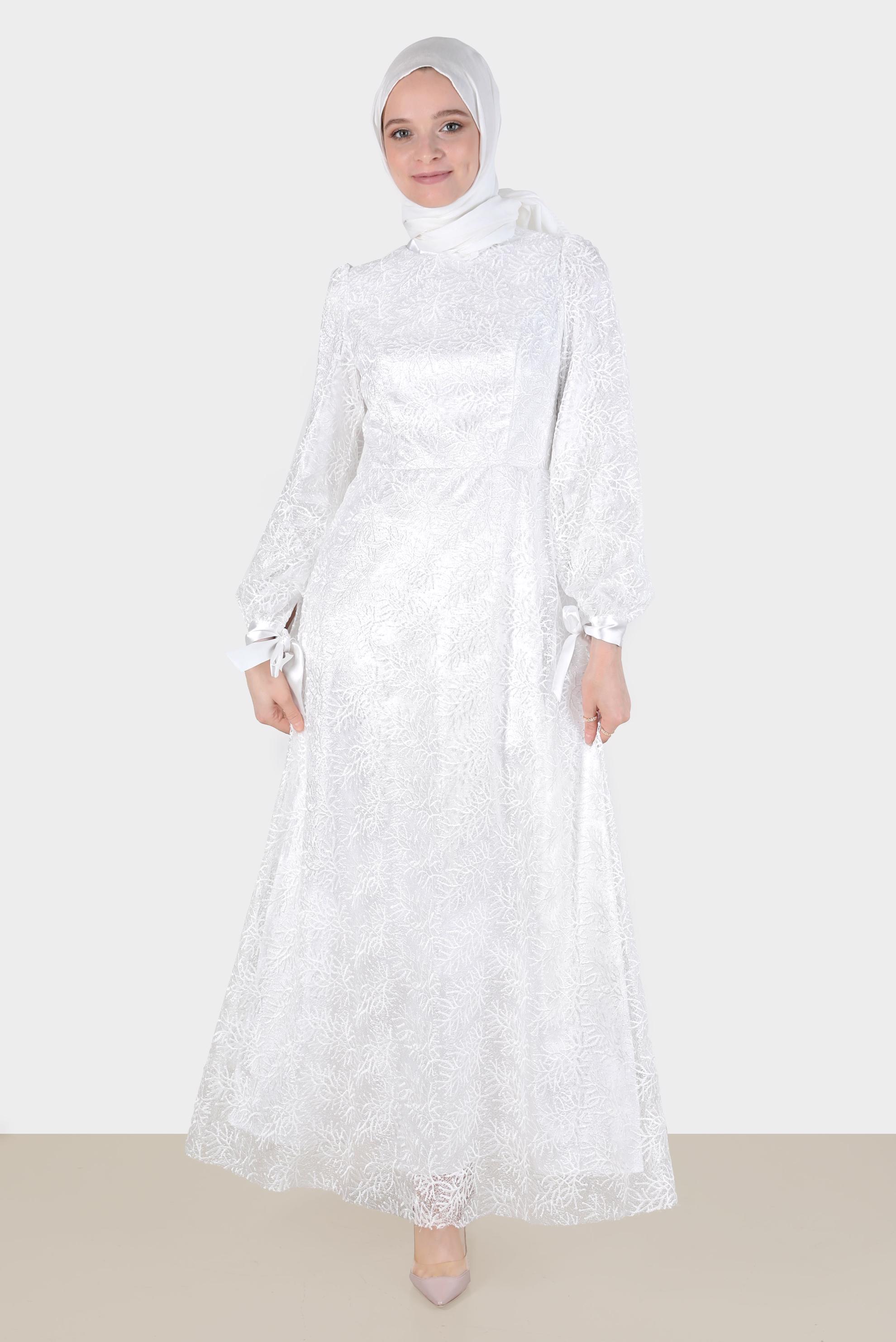 Tesettür giyim BEYAZ MANŞETLERİ SATEN BAĞLAMA DETAYLI GÜPÜR ABİYE 50258 