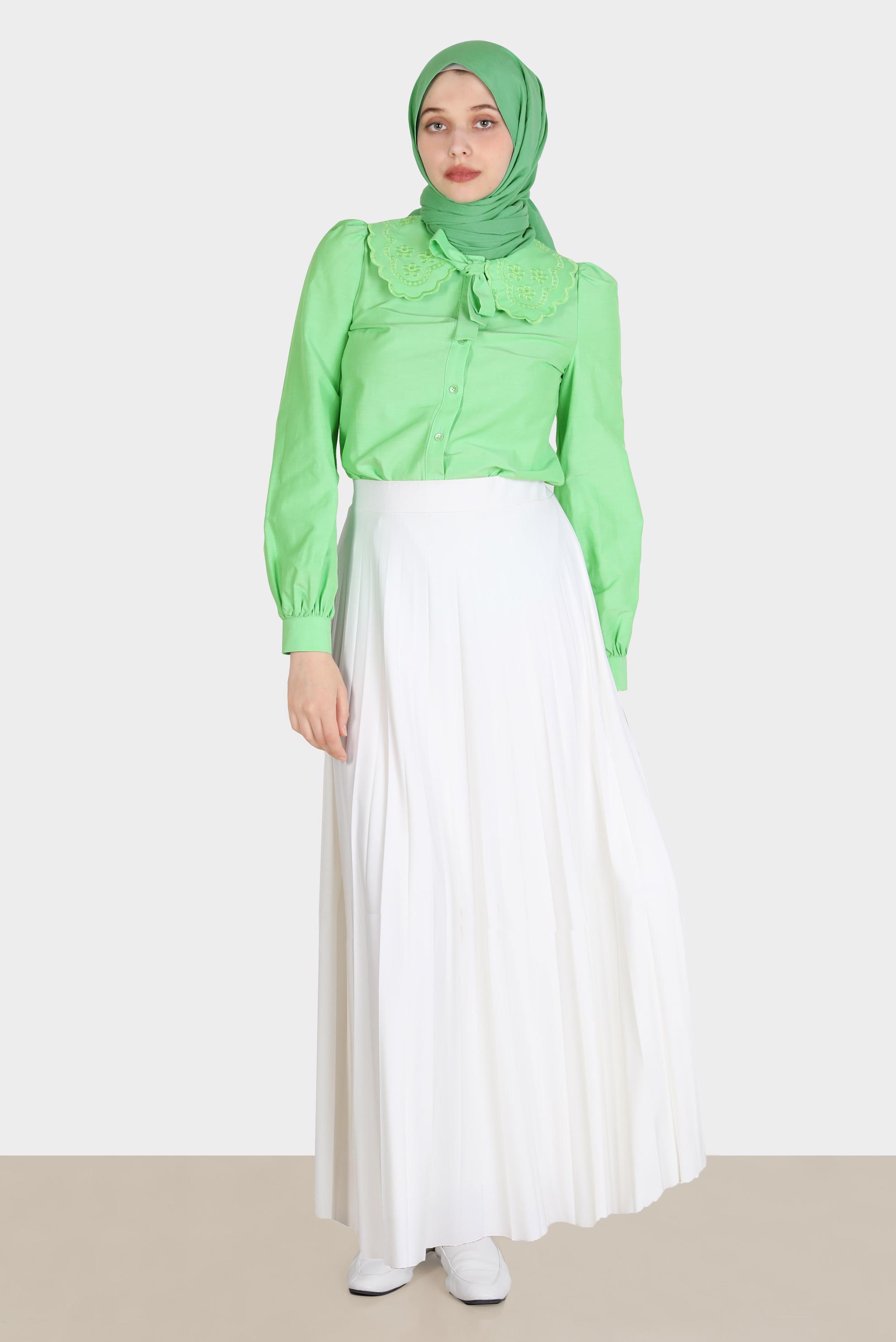 Tesettür giyim YEŞİL NAKIŞLI YAKA DETAYLI PAMUKLU BLUZ 42722 
