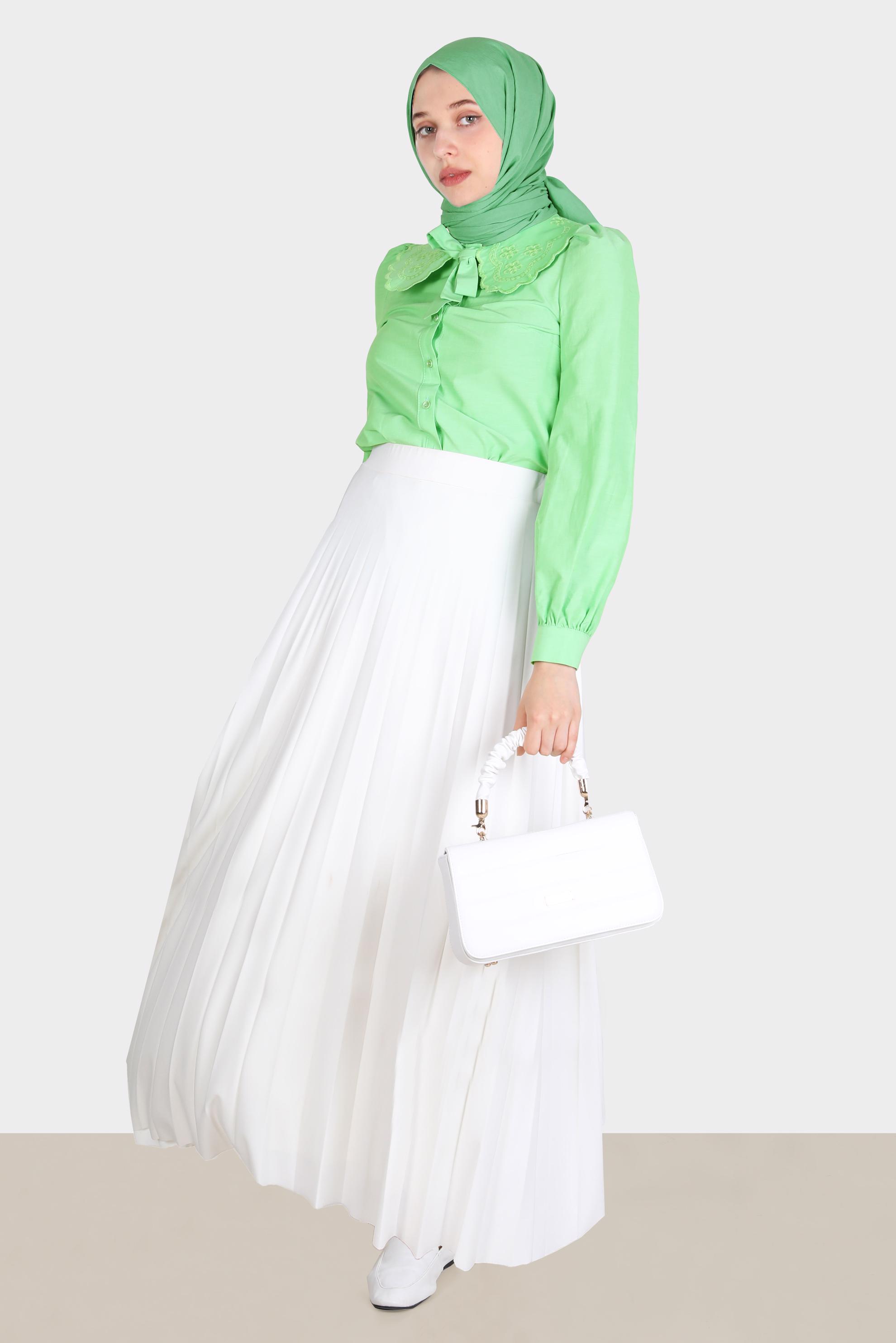 Tesettür giyim YEŞİL NAKIŞLI YAKA DETAYLI PAMUKLU BLUZ 42722 