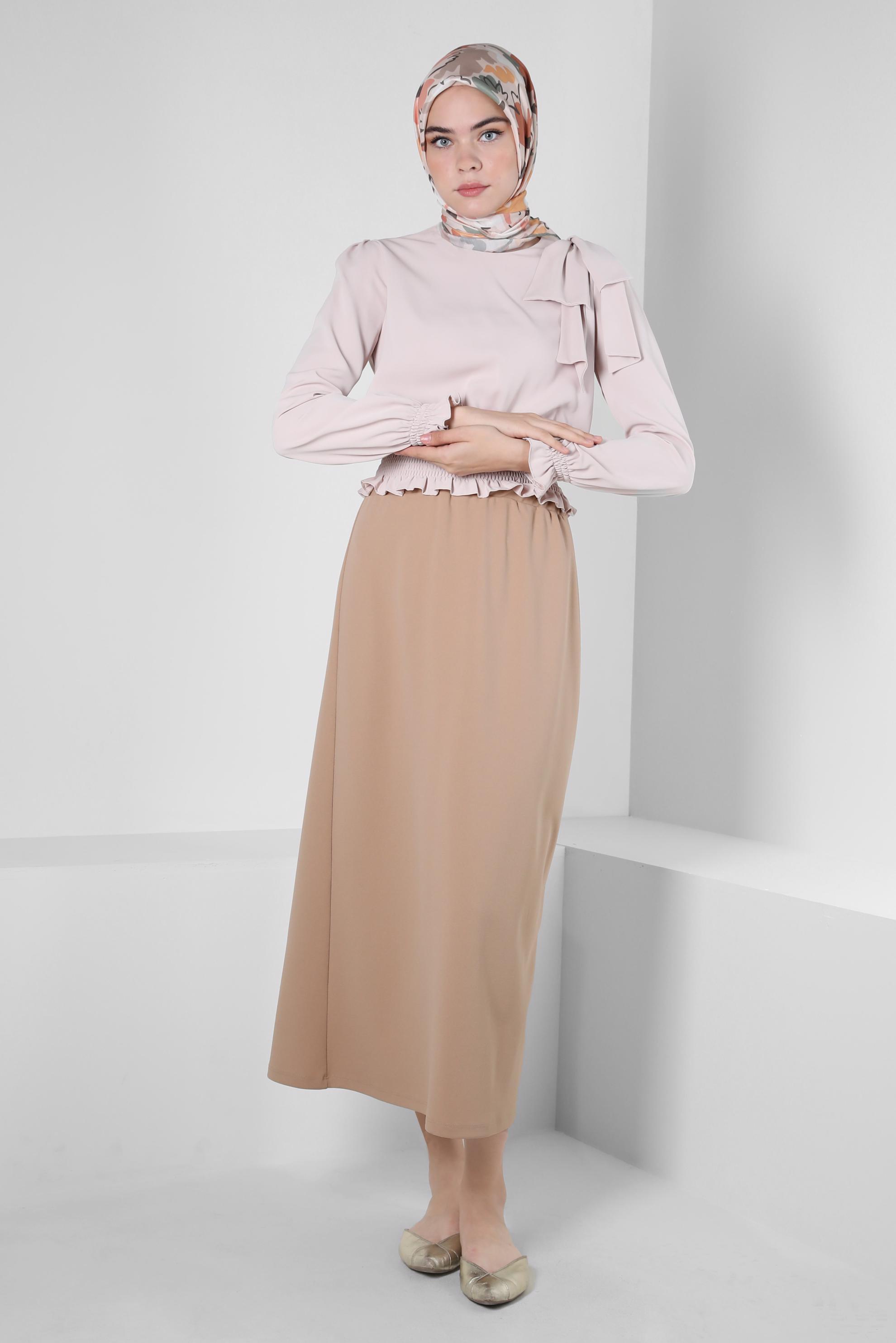 Tesettür giyim BEJ BELİ LASTİKLİ FİYONK DETAYLI BLUZ 42755	