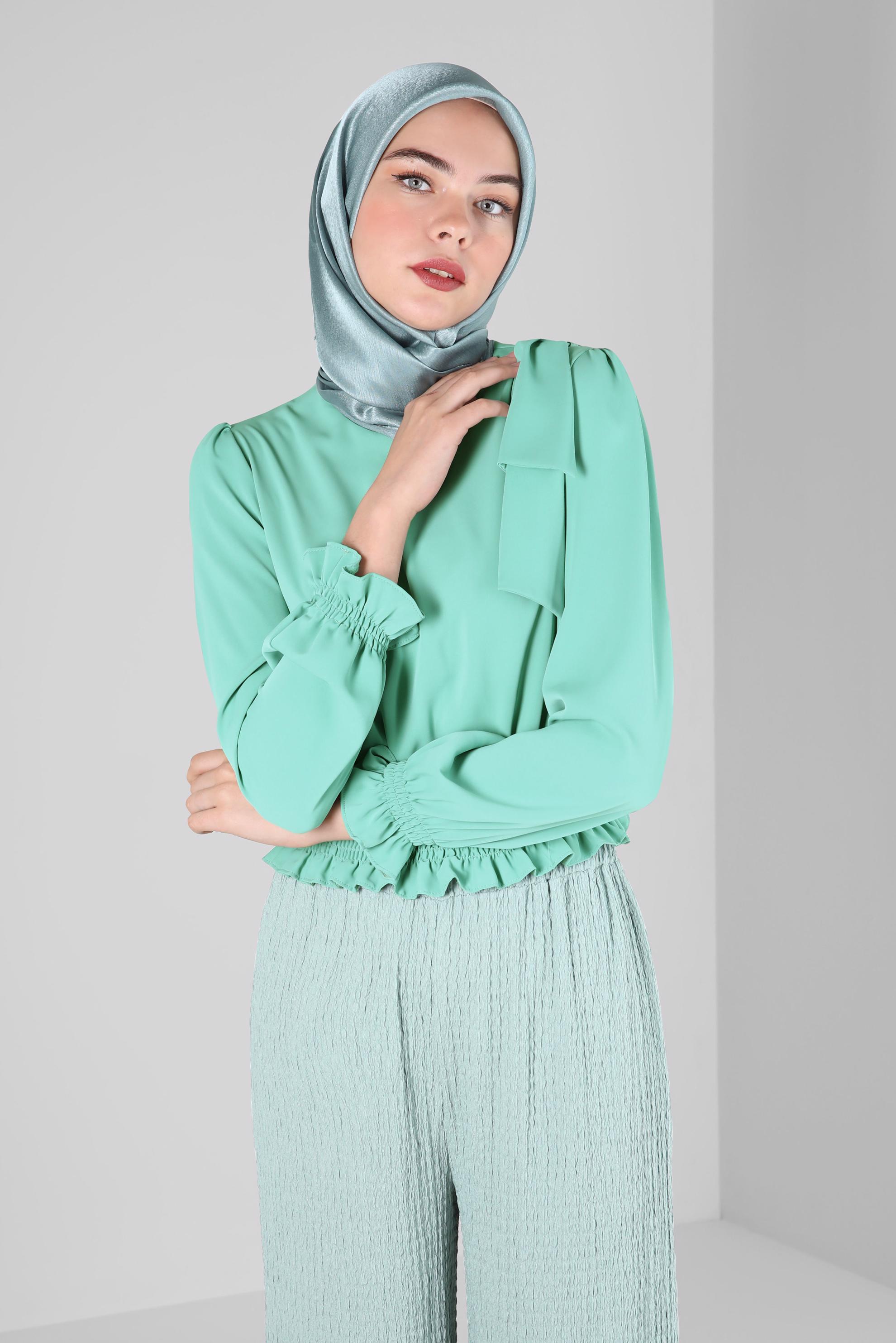 Tesettür giyim YEŞİL BELİ LASTİKLİ FİYONK DETAYLI BLUZ 42755	
