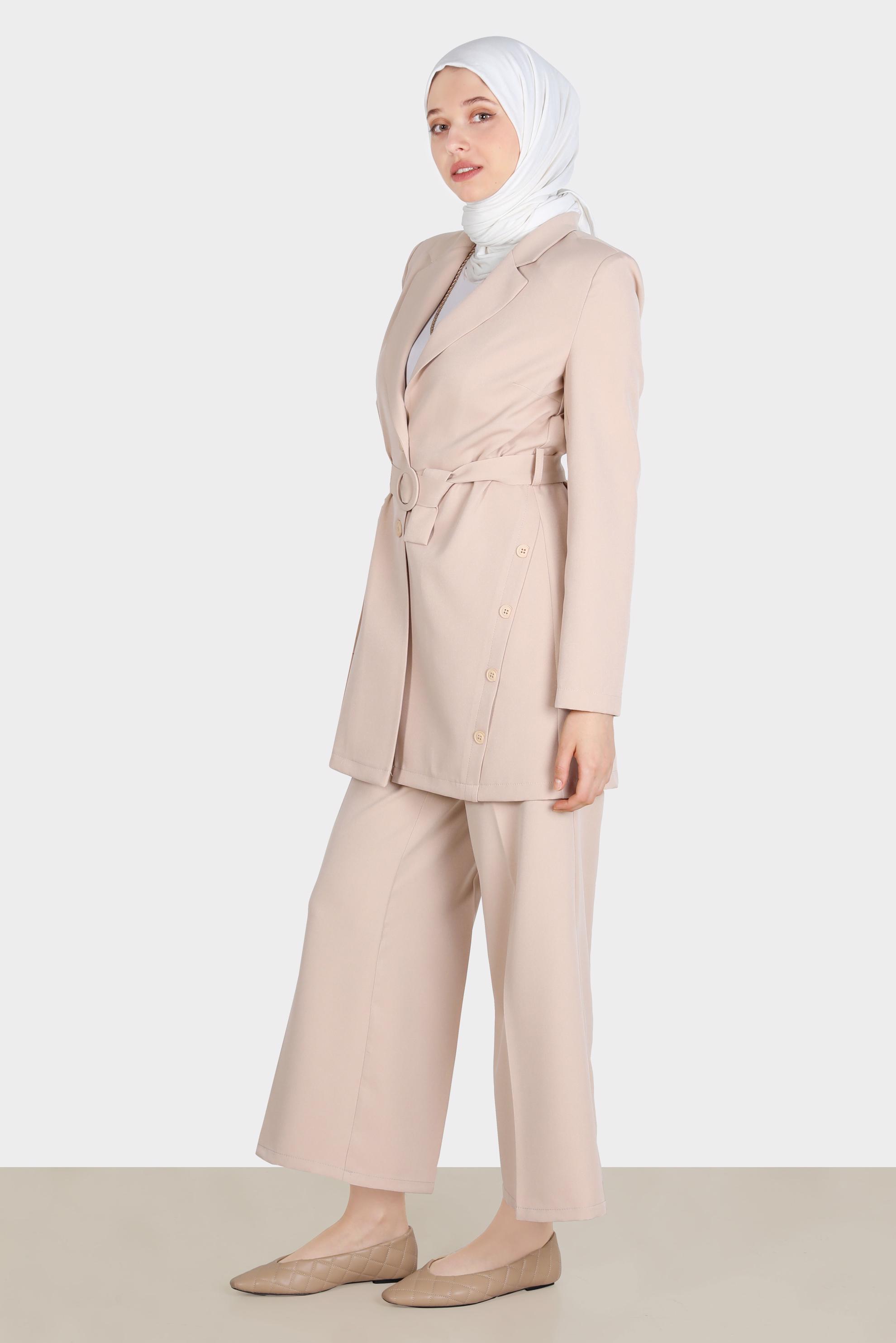 Tesettür giyim BEJ KUŞAKLI DÜĞME DETAYLI CEKET 42812