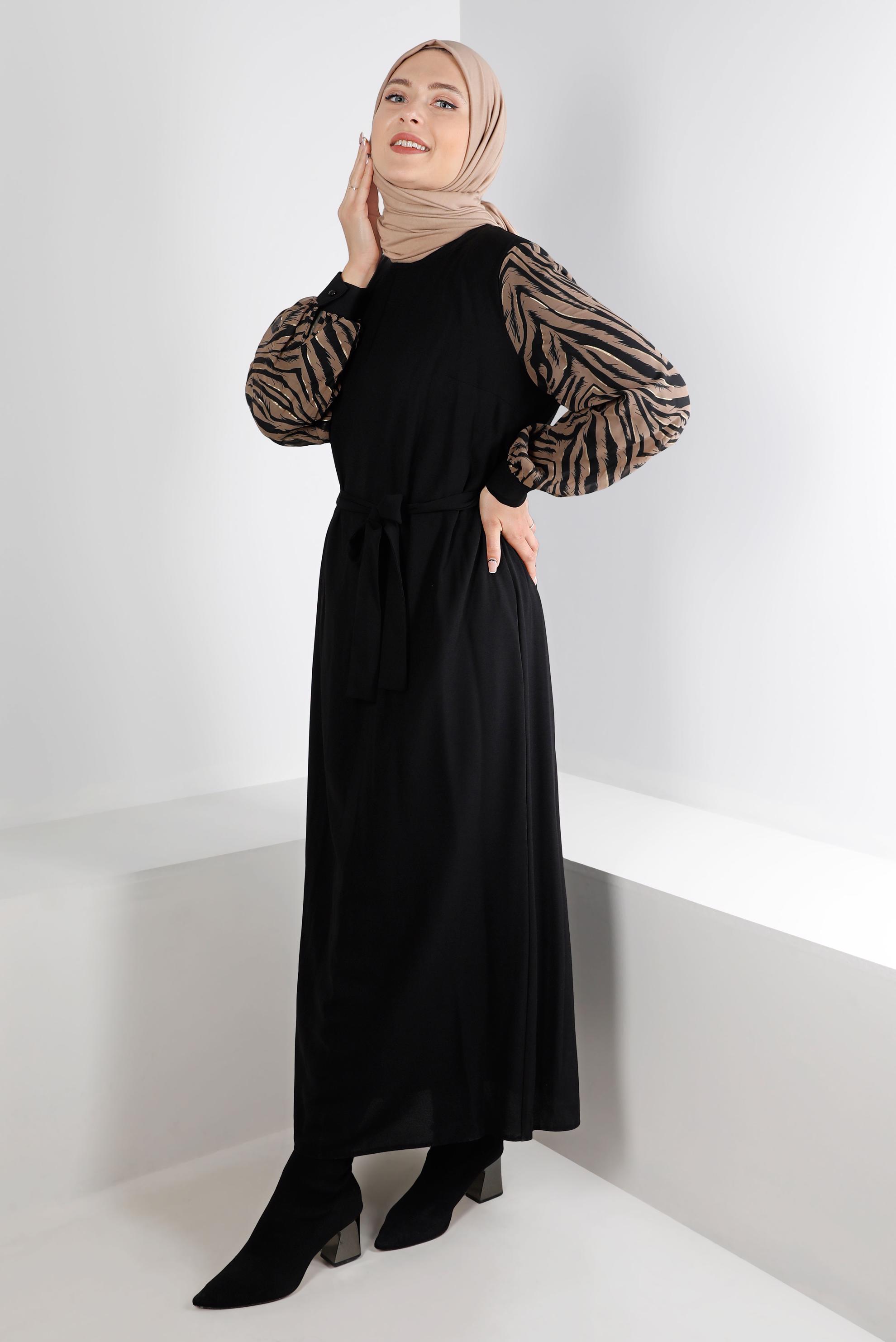 Tesettür giyim BEJ KUŞAKLI FERMUARLI KREP ELBİSE 20253