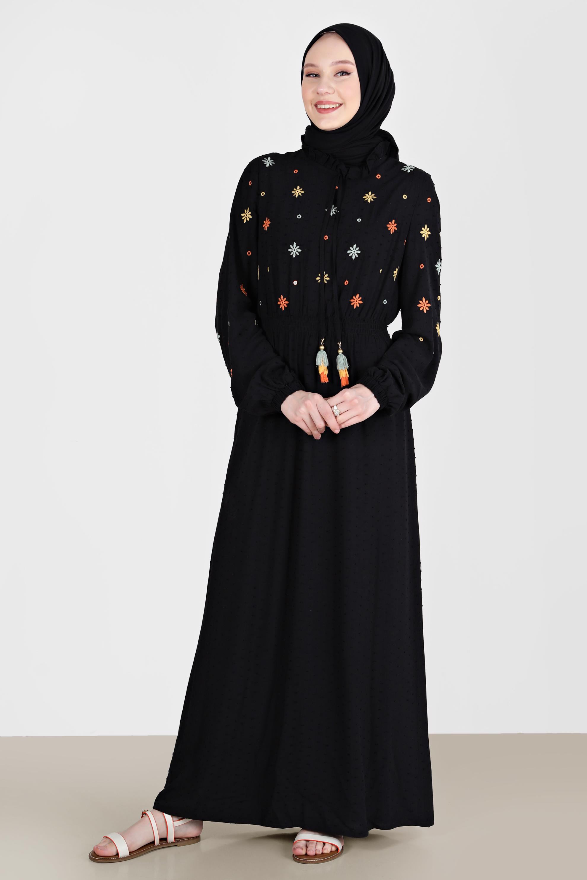 Tesettür giyim SİYAH YAKASI FIRFIRLI ÇİÇEK NAKIŞLI ELBİSE 41664 