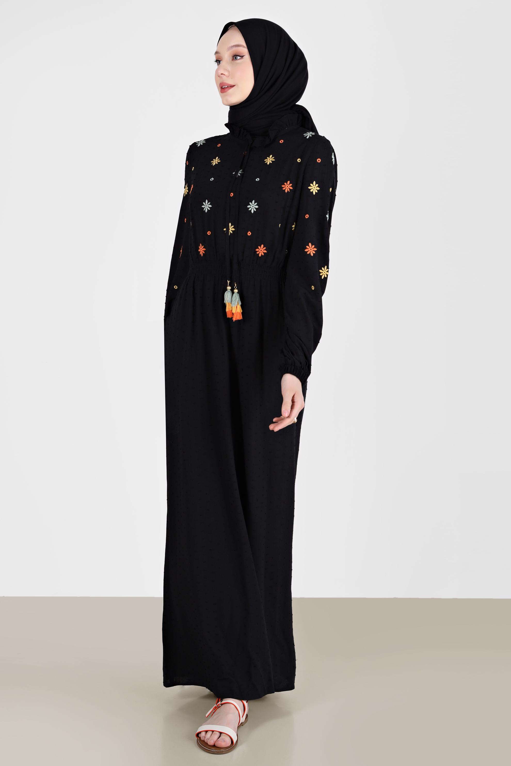 Tesettür giyim SİYAH YAKASI FIRFIRLI ÇİÇEK NAKIŞLI ELBİSE 41664 