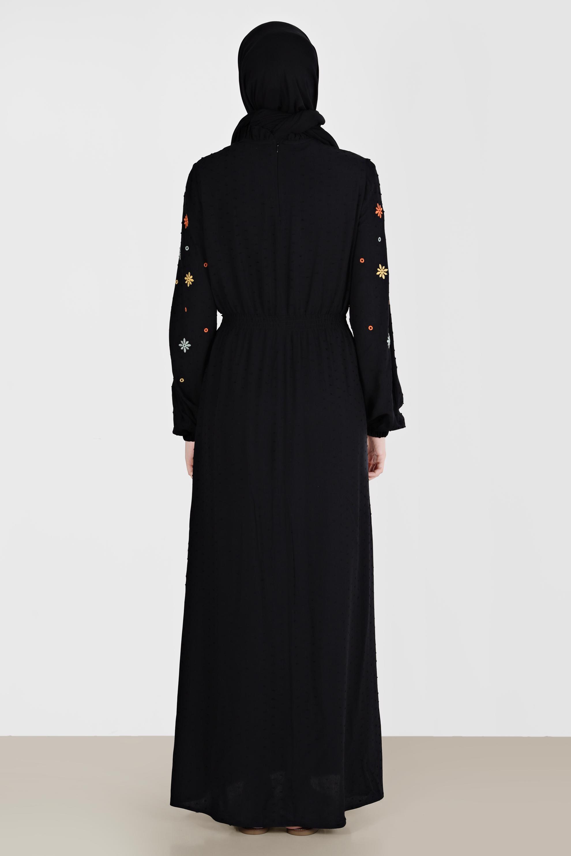 Tesettür giyim SİYAH YAKASI FIRFIRLI ÇİÇEK NAKIŞLI ELBİSE 41664 