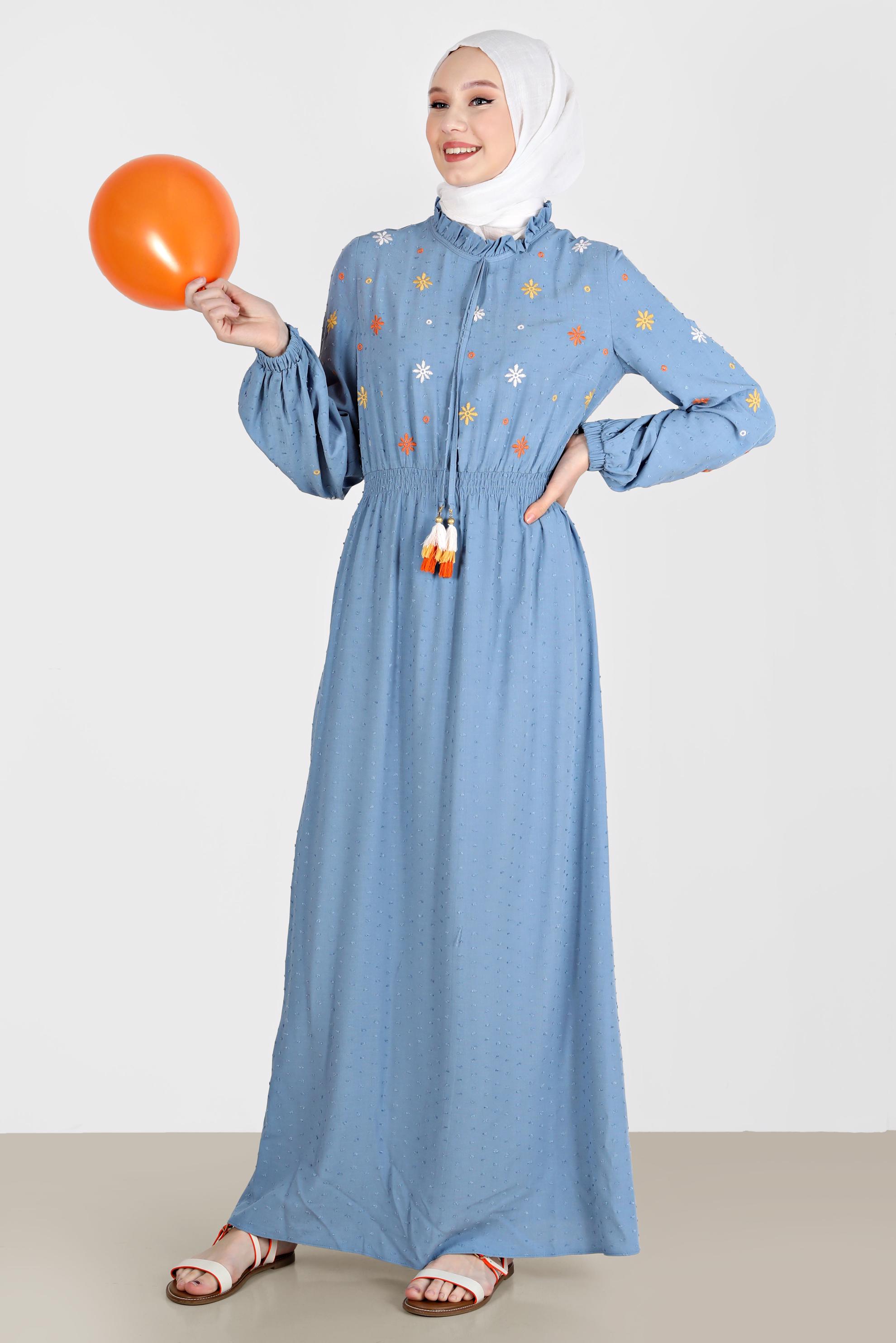 Tesettür giyim MAVİ YAKASI FIRFIRLI ÇİÇEK NAKIŞLI ELBİSE 41664 
