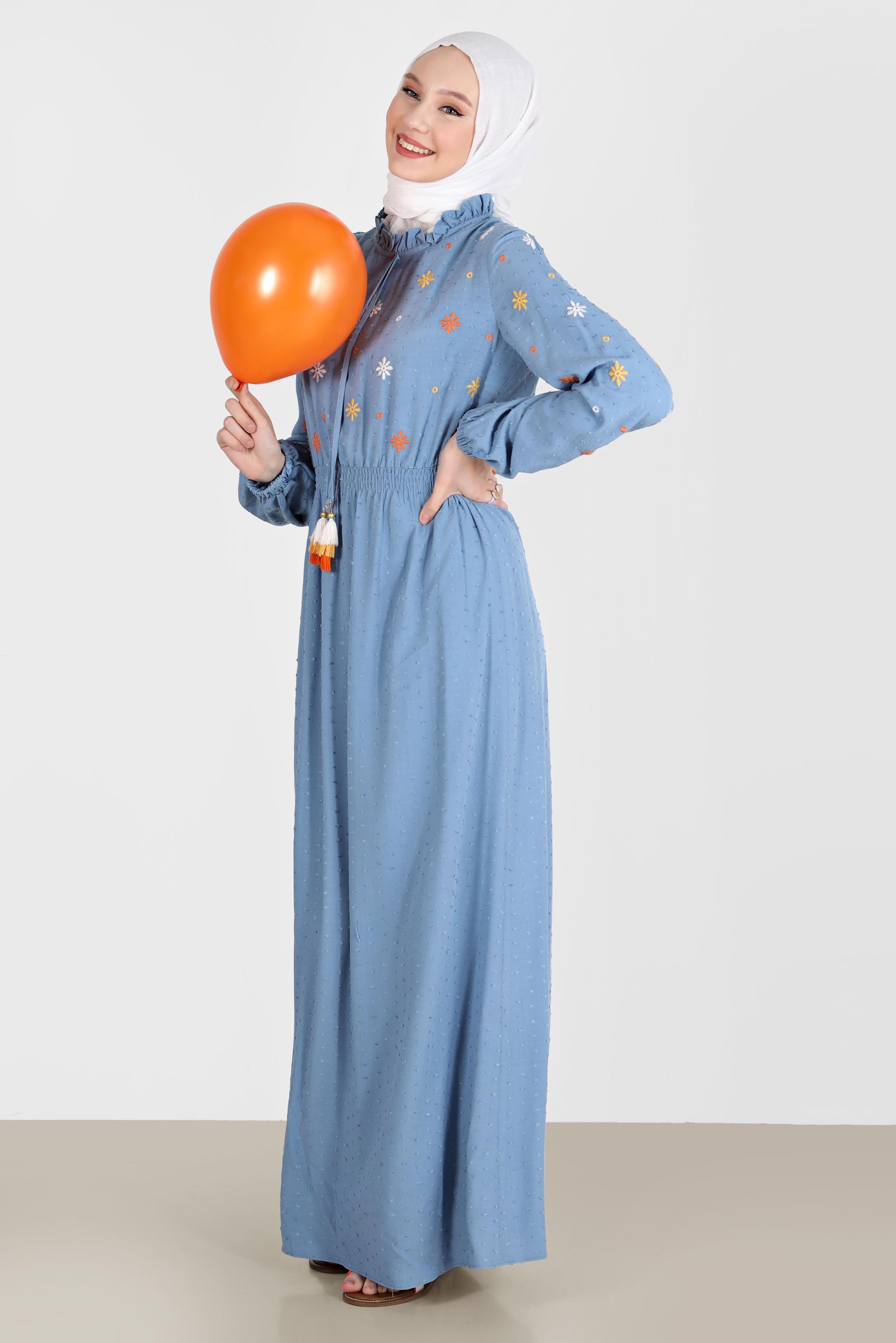 Tesettür giyim MAVİ YAKASI FIRFIRLI ÇİÇEK NAKIŞLI ELBİSE 41664 