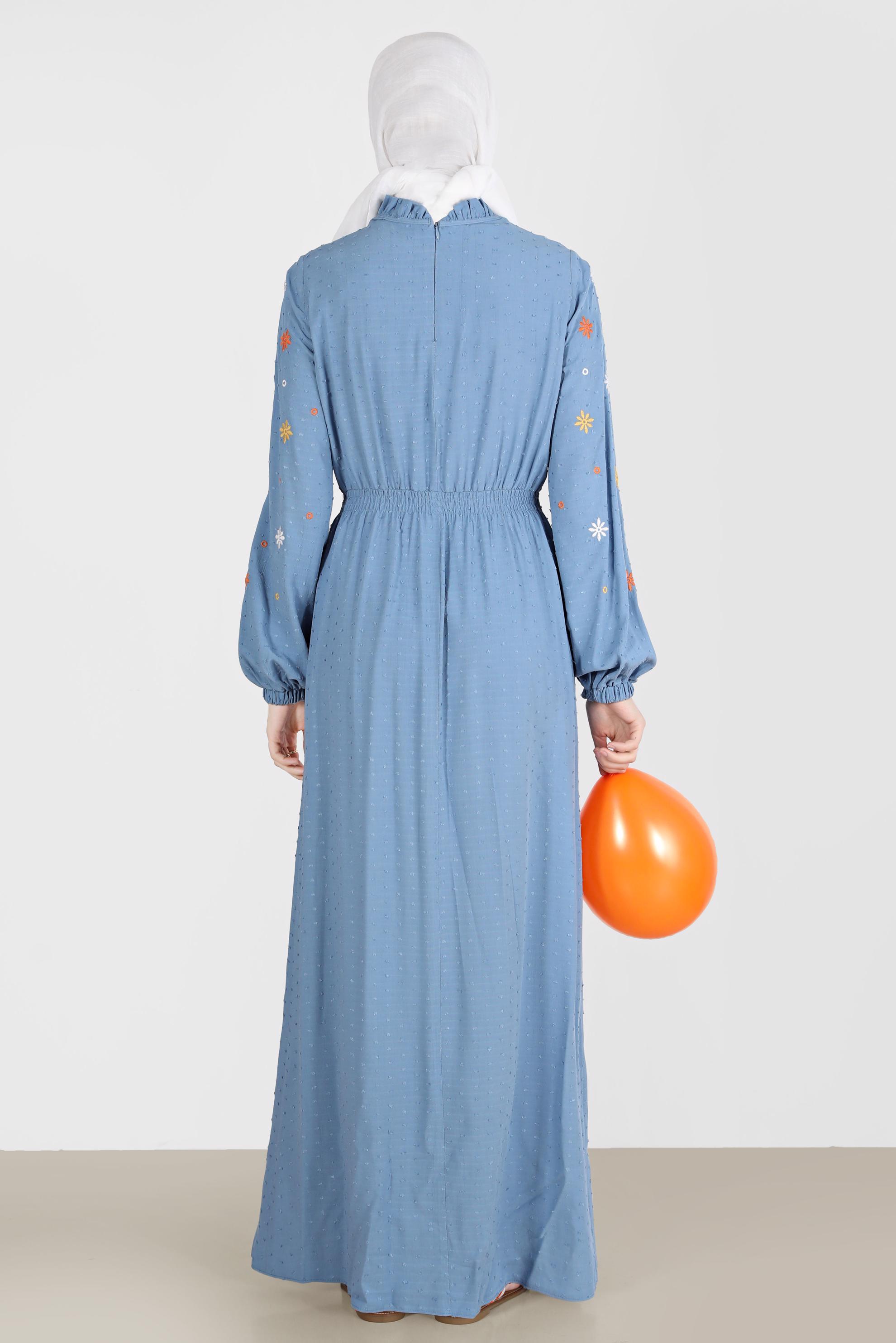 Tesettür giyim MAVİ YAKASI FIRFIRLI ÇİÇEK NAKIŞLI ELBİSE 41664 