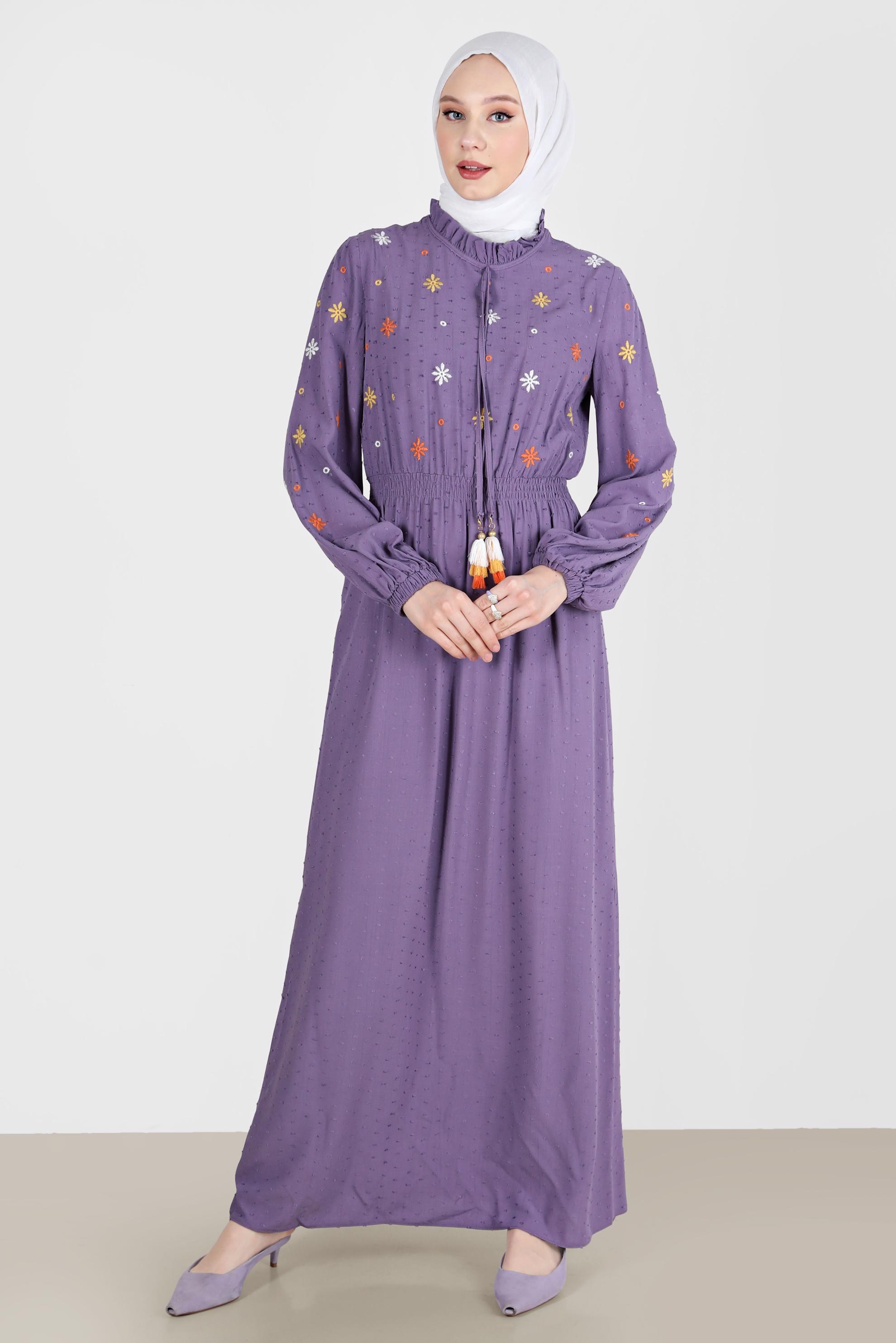 Tesettür giyim MOR YAKASI FIRFIRLI ÇİÇEK NAKIŞLI ELBİSE 41664 