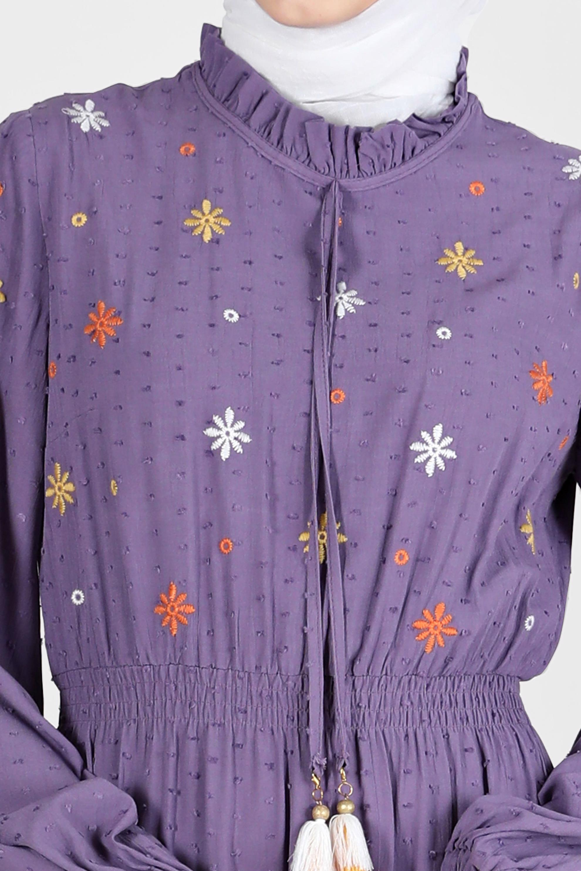 Tesettür giyim MOR YAKASI FIRFIRLI ÇİÇEK NAKIŞLI ELBİSE 41664 