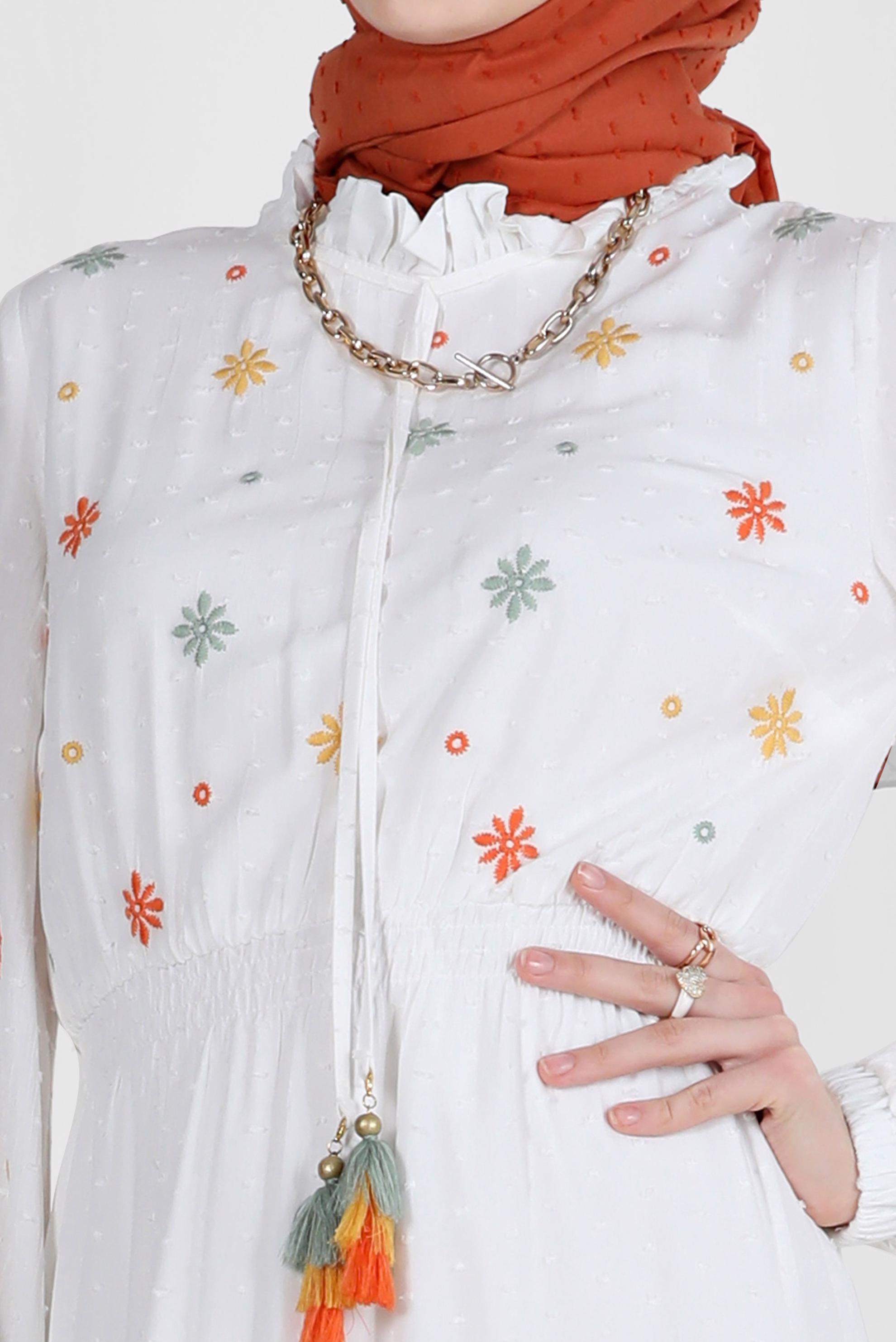 Tesettür giyim BEYAZ YAKASI FIRFIRLI ÇİÇEK NAKIŞLI ELBİSE 41664 