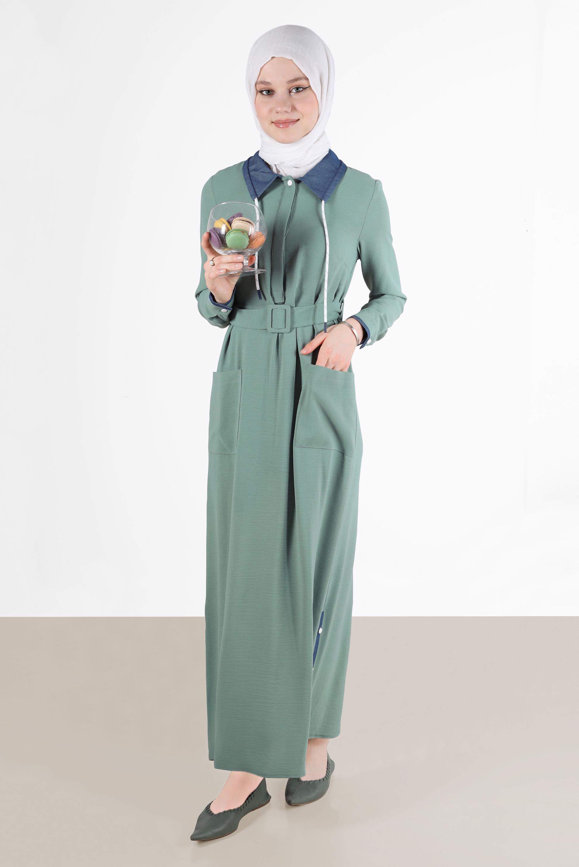 Tesettür giyim YEŞİL ETEK UCU DÜĞMELİ KEMERLİ ELBİSE 41738 