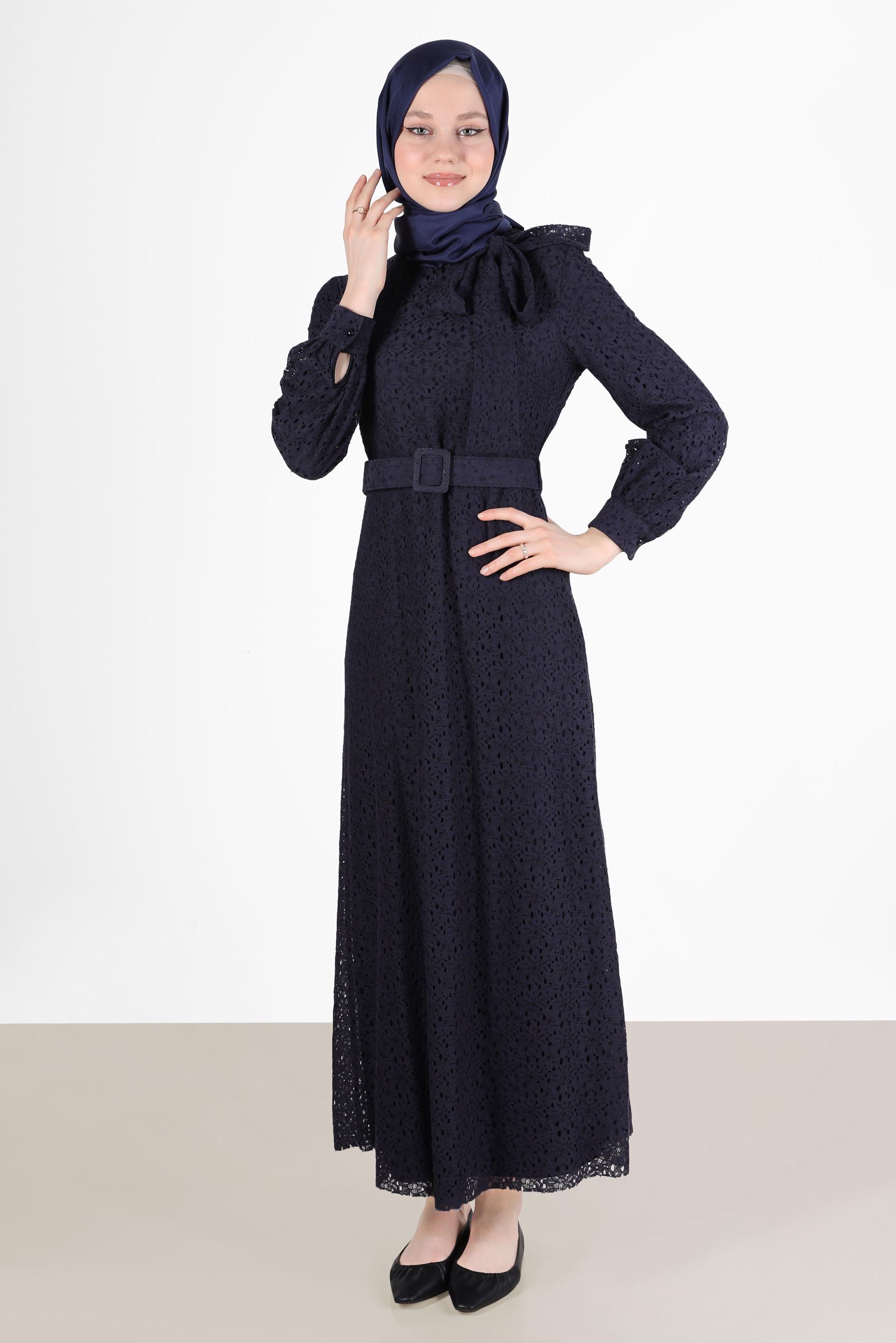 Tesettür giyim LACİVERT FİYONK DETAYLI DANTEL ELBİSE 42413 