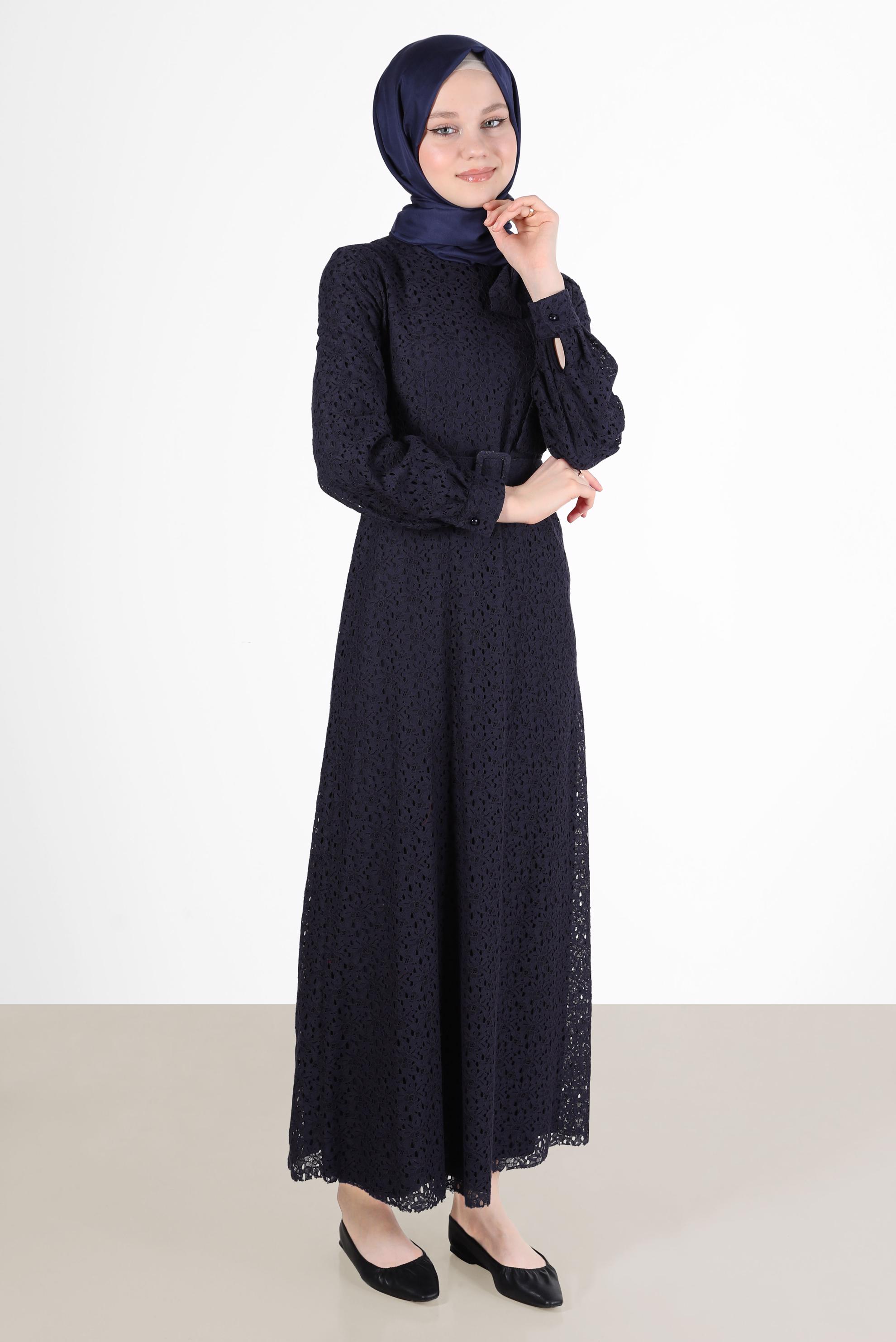 Tesettür giyim LACİVERT FİYONK DETAYLI DANTEL ELBİSE 42413 