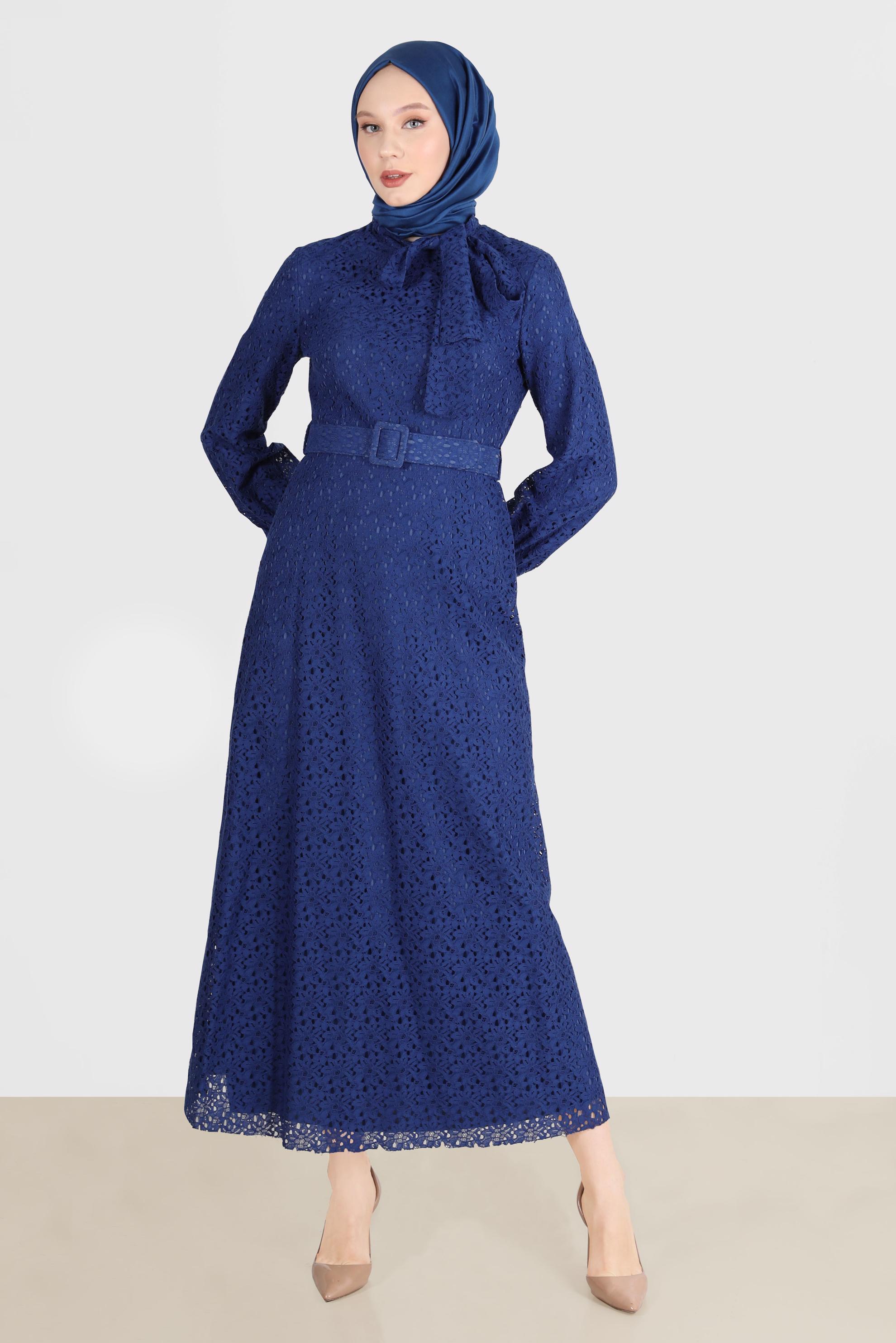 Tesettür giyim LACİVERT FİYONK DETAYLI DANTEL ELBİSE 42413 