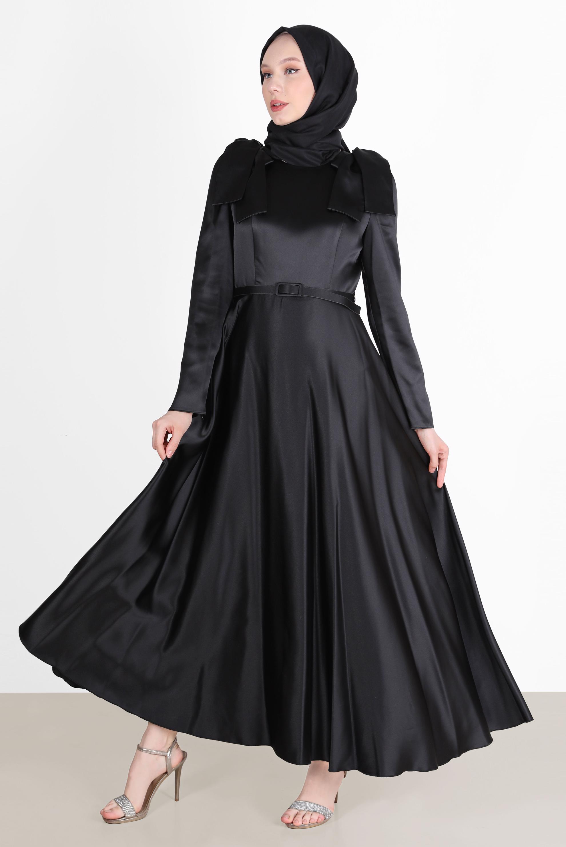 Tesettür giyim SİYAH OMUZLARI FİYONK DETAYLI ELBİSE 42418 