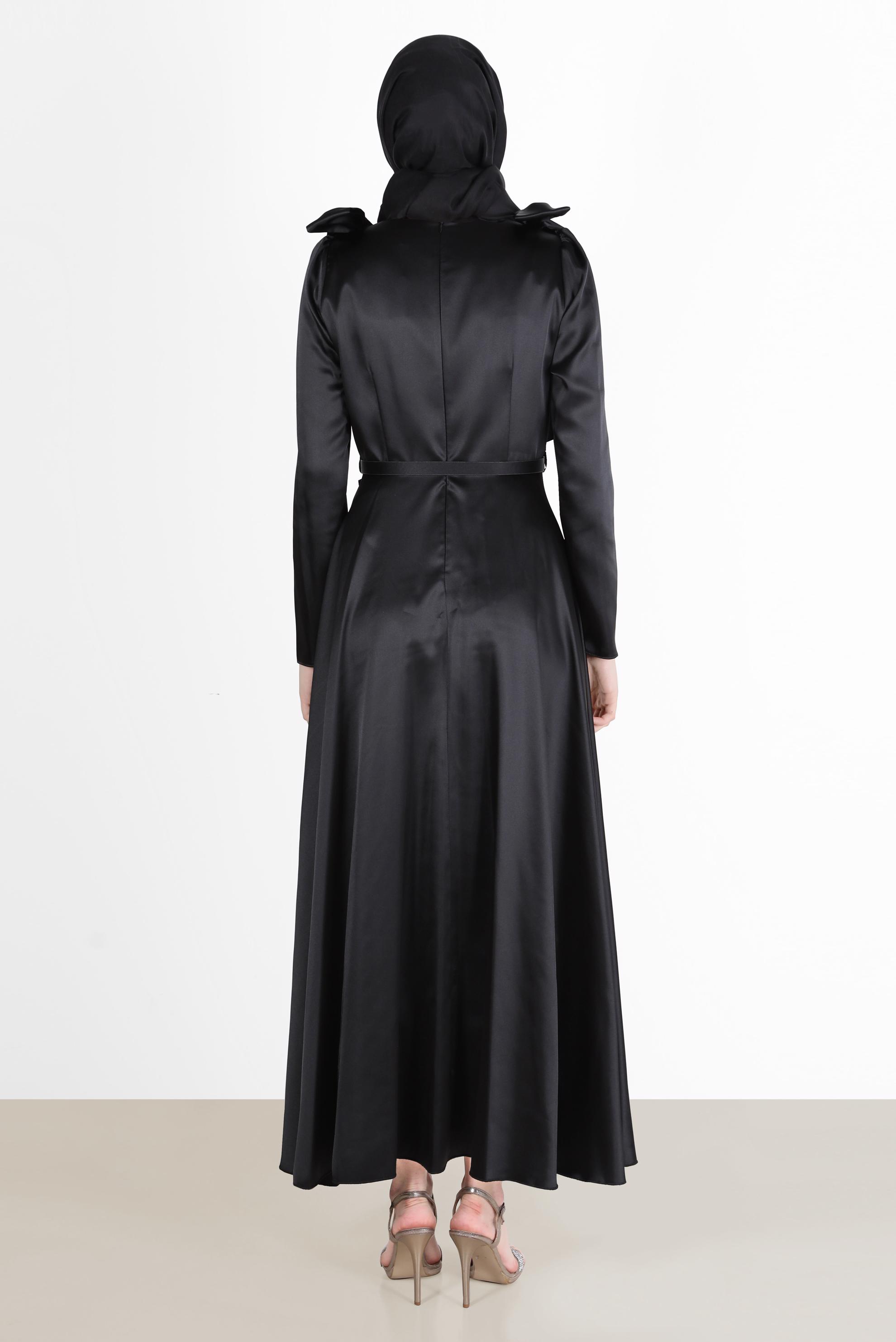 Tesettür giyim SİYAH OMUZLARI FİYONK DETAYLI ELBİSE 42418 