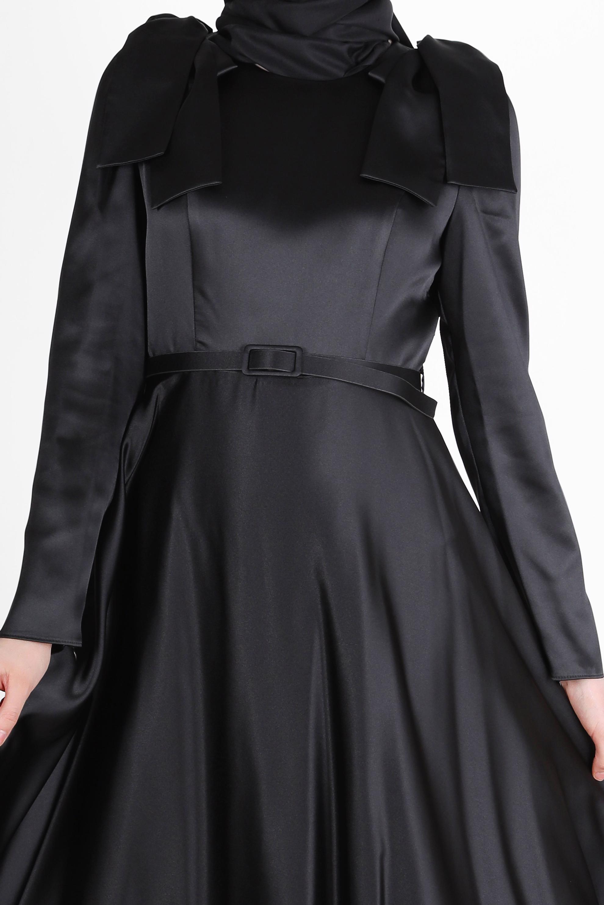 Tesettür giyim SİYAH OMUZLARI FİYONK DETAYLI ELBİSE 42418 