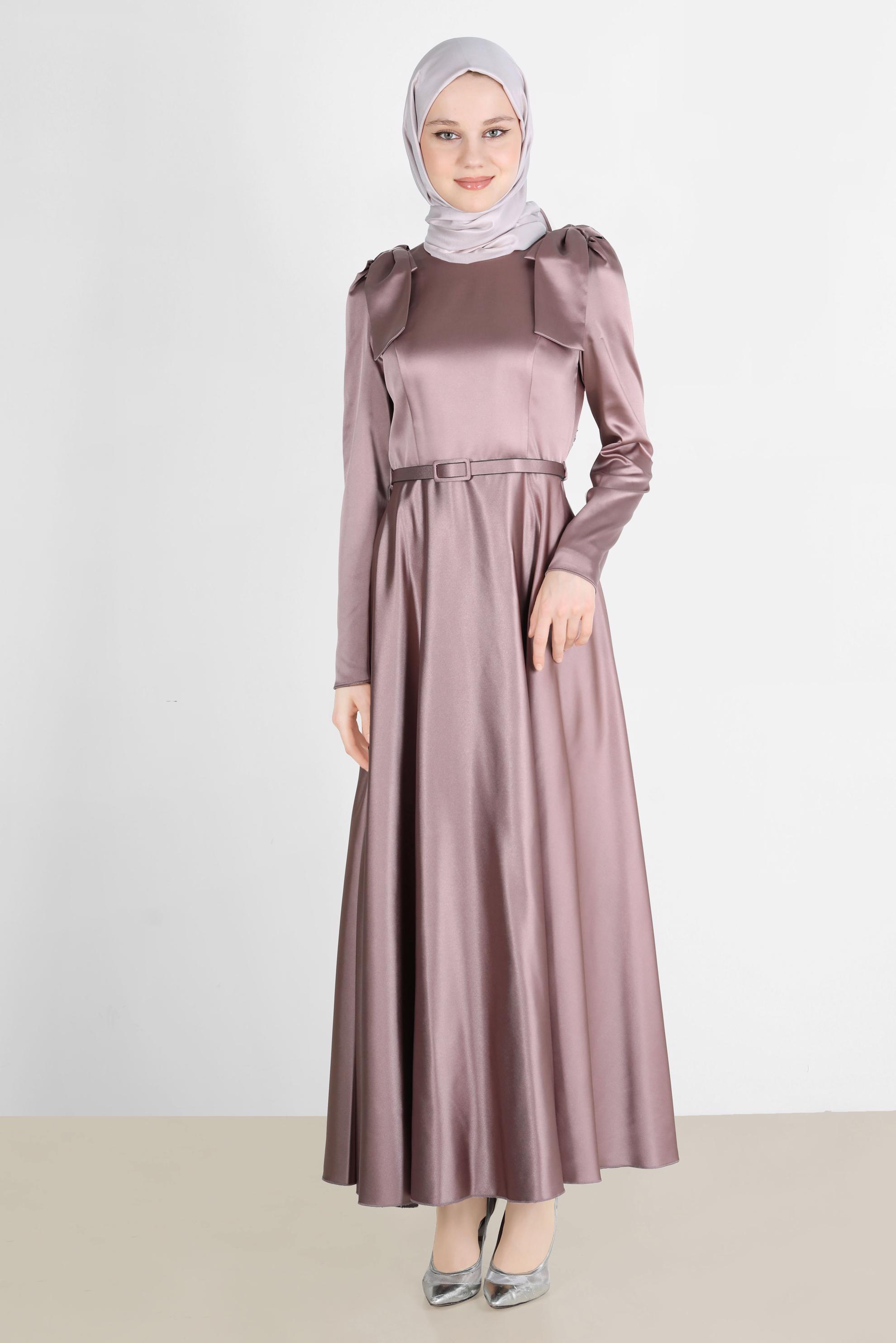 Tesettür giyim PUDRA OMUZLARI FİYONK DETAYLI ELBİSE 42418 