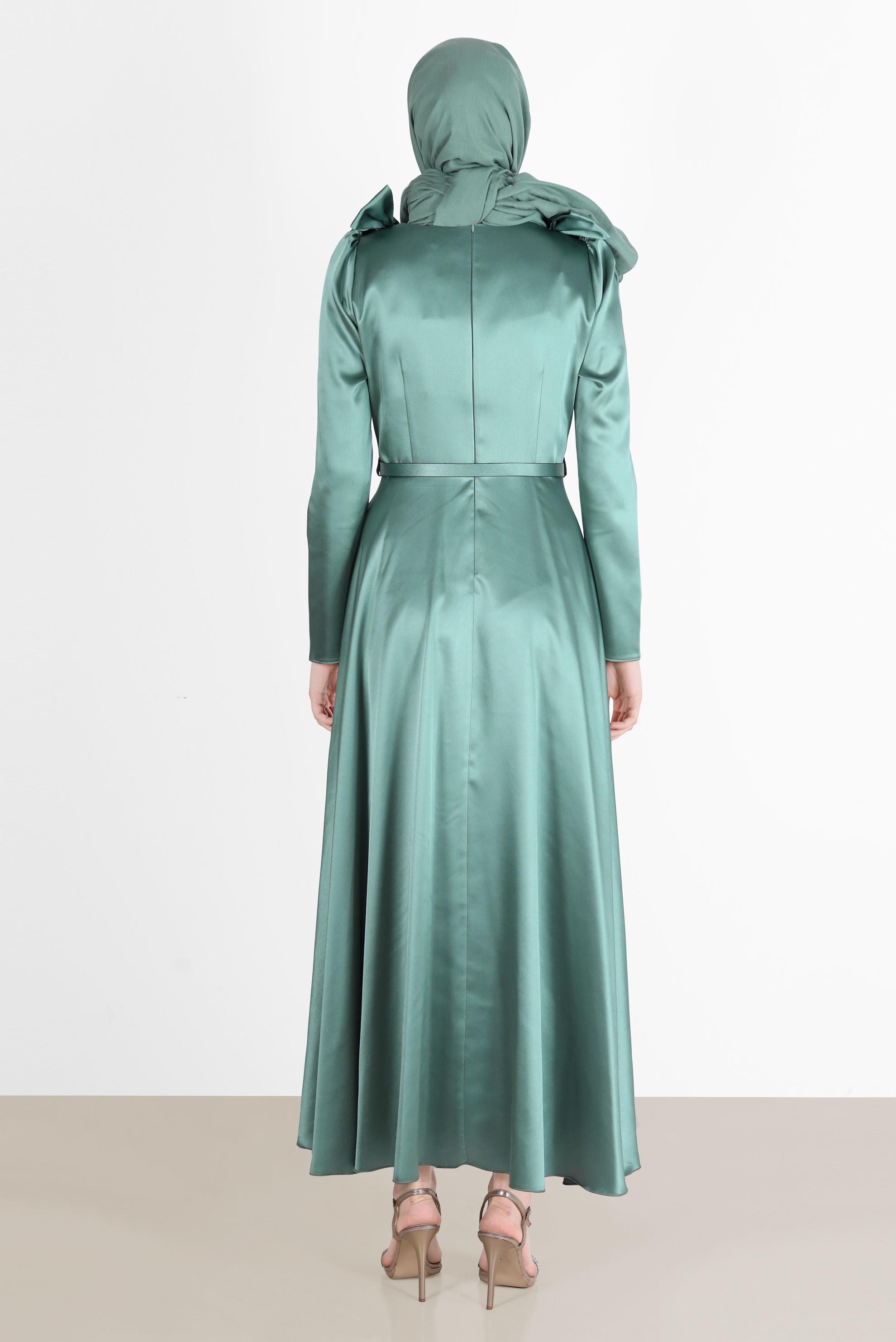 Tesettür giyim YEŞİL OMUZLARI FİYONK DETAYLI ELBİSE 42418 