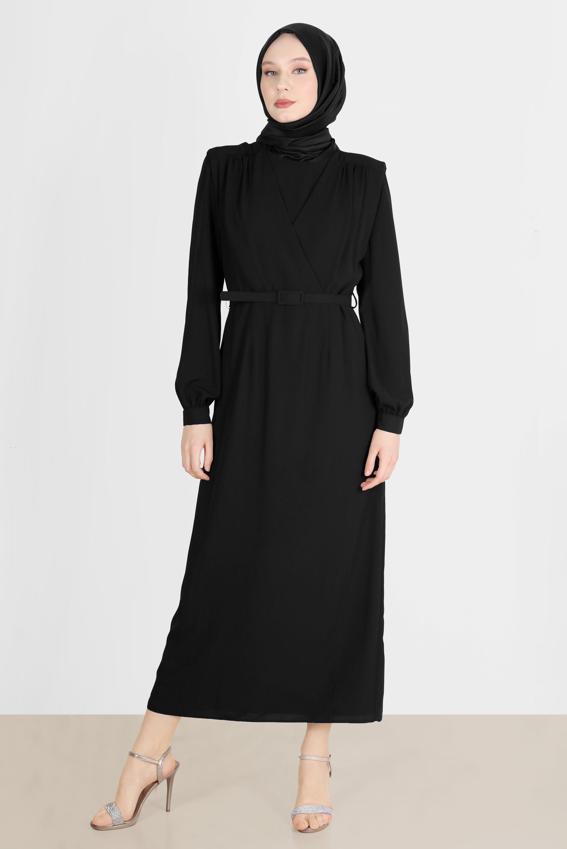 Tesettür giyim SİYAH OMUZLARI BÜZGÜLÜ KEMERLİ ELBİSE 42525 