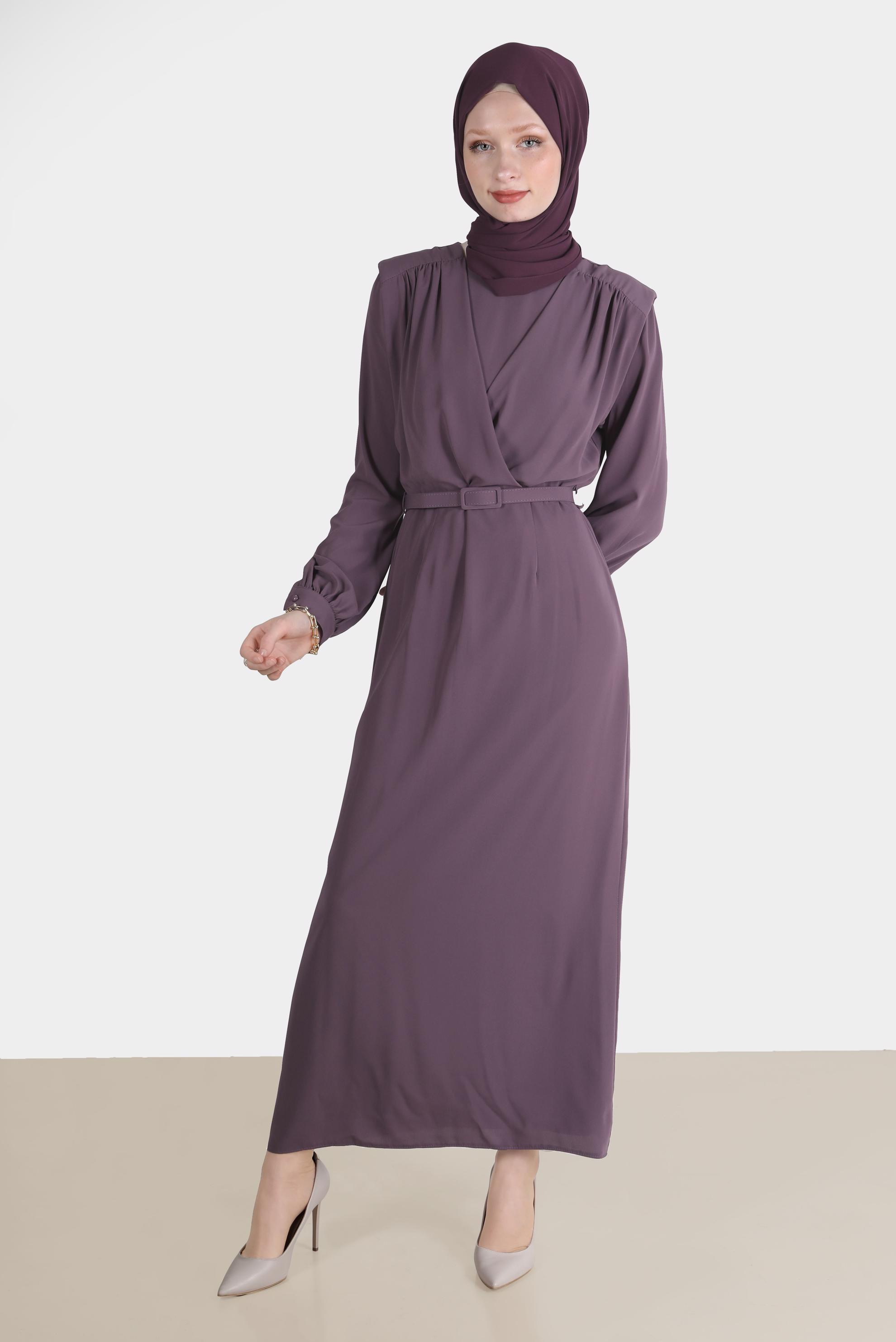 Tesettür giyim MOR OMUZLARI BÜZGÜLÜ KEMERLİ ELBİSE 42525 