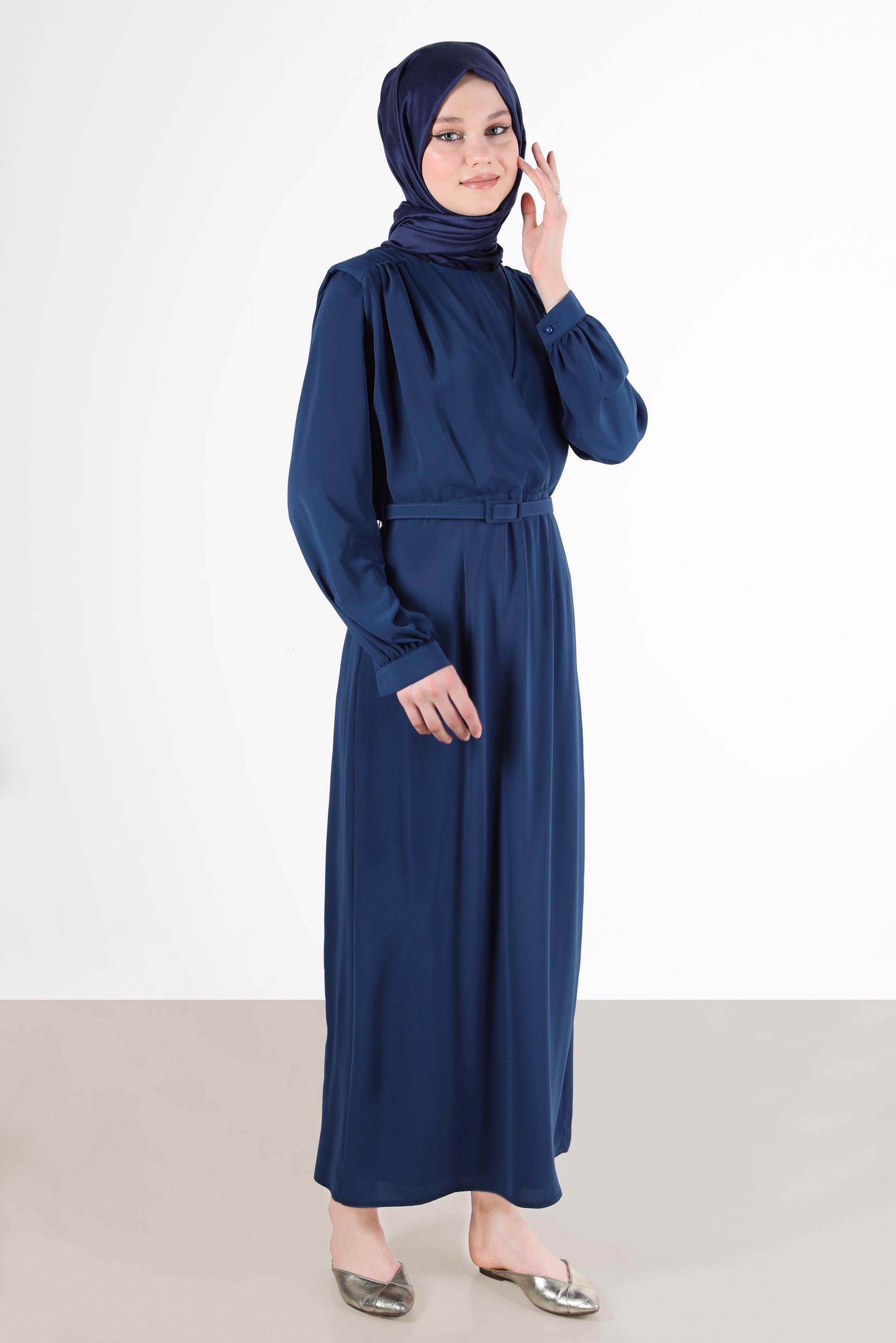 Tesettür giyim LACİVERT OMUZLARI BÜZGÜLÜ KEMERLİ ELBİSE 42525 