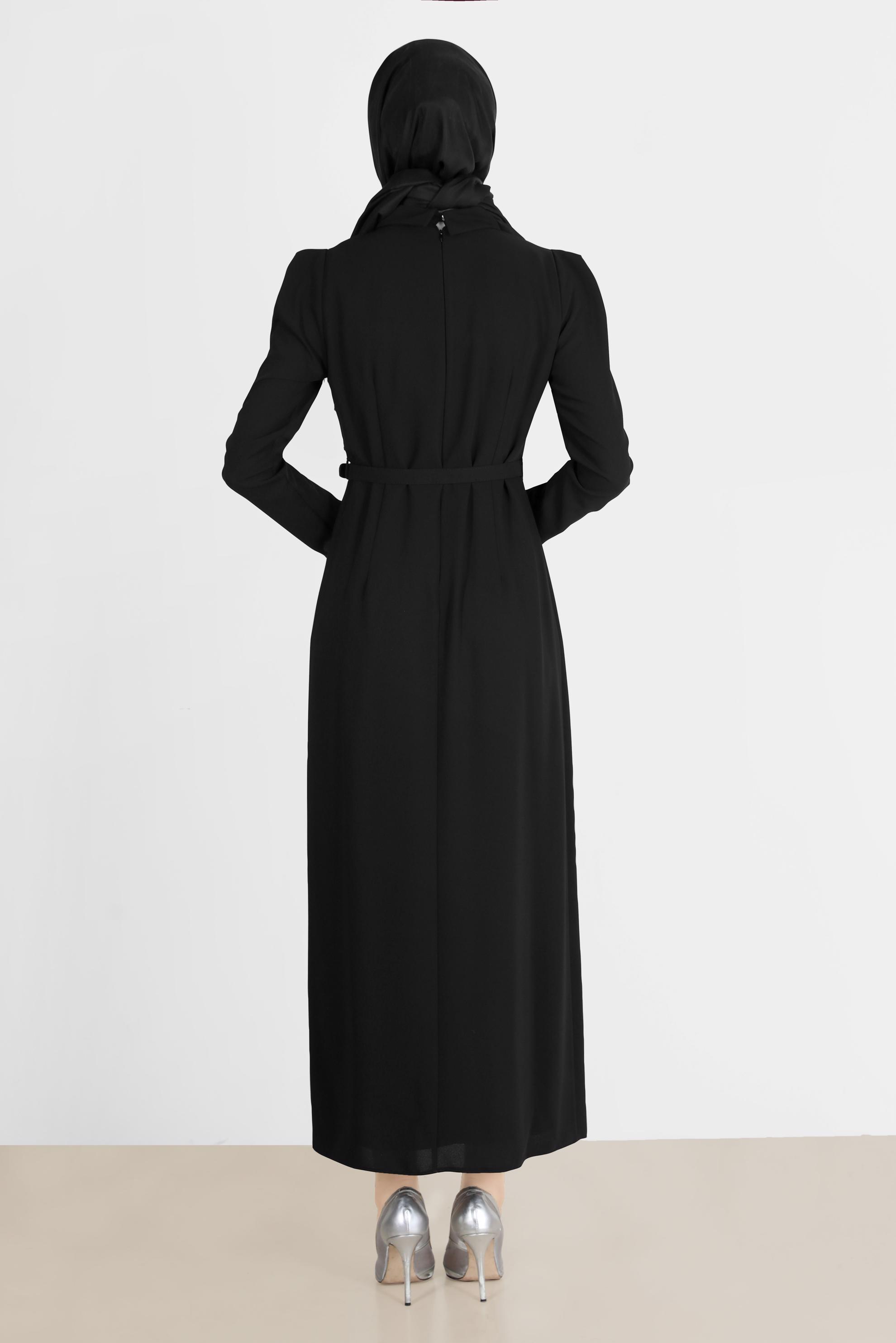 Tesettür giyim SİYAH PÜSKÜL DETAYLI VATKALI ELBİSE 42526 