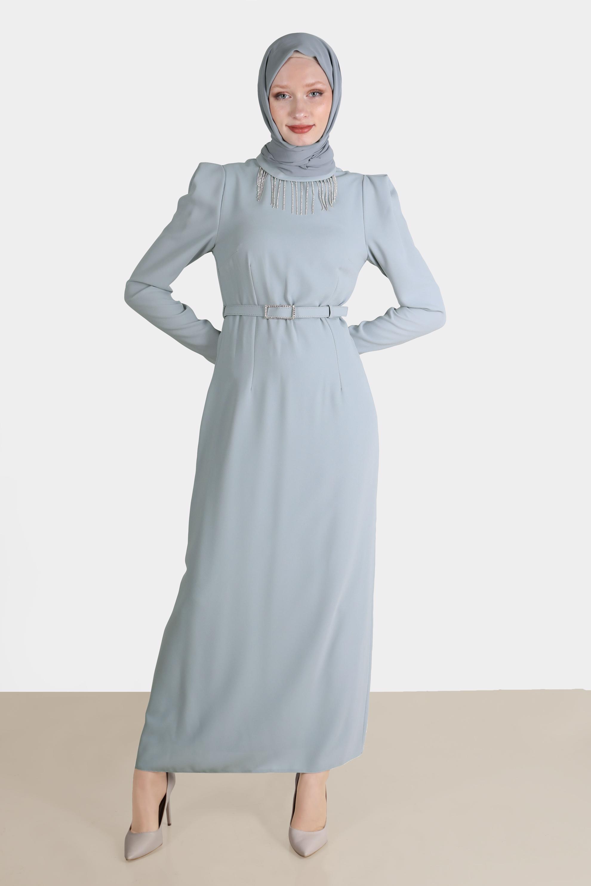 Tesettür giyim GRİ PÜSKÜL DETAYLI VATKALI ELBİSE 42526 