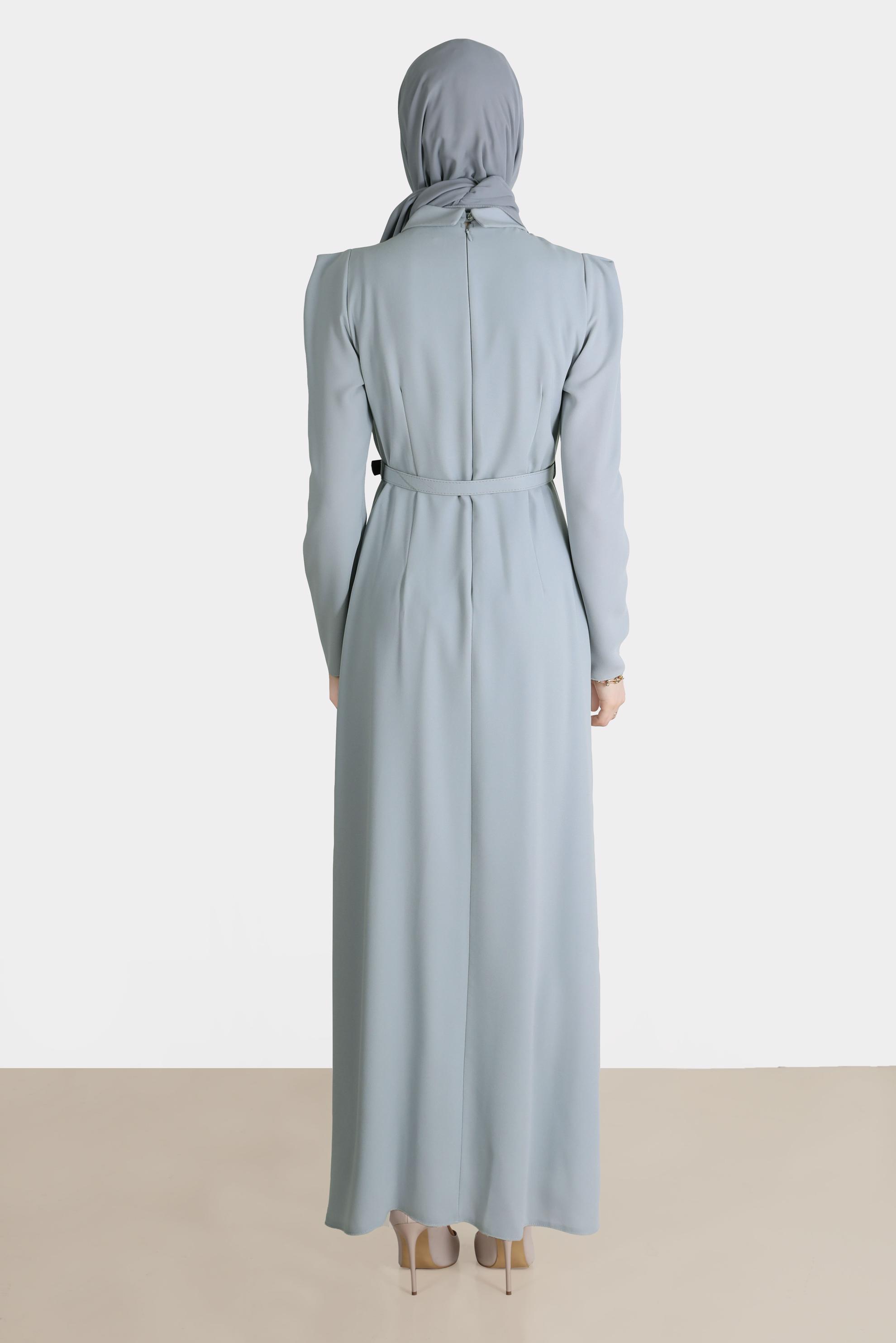 Tesettür giyim GRİ PÜSKÜL DETAYLI VATKALI ELBİSE 42526 