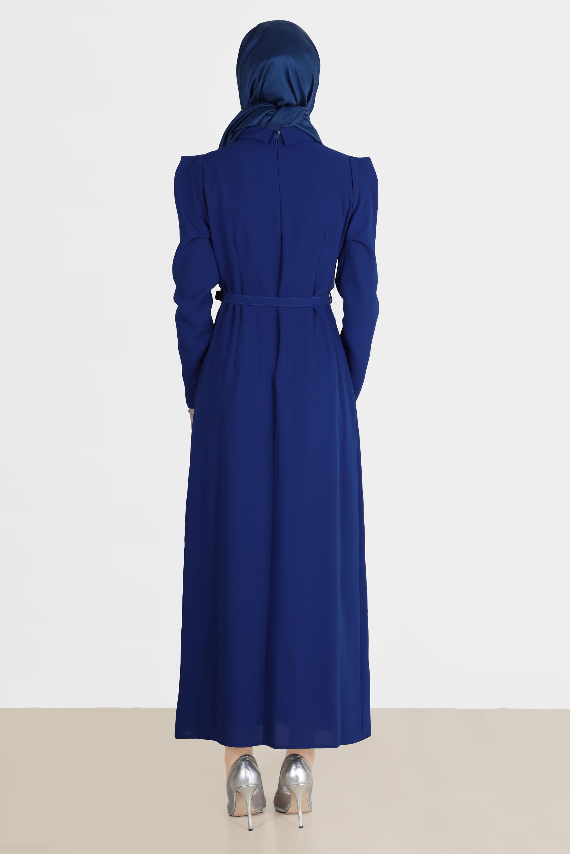 Tesettür giyim MAVİ PÜSKÜL DETAYLI VATKALI ELBİSE 42526 