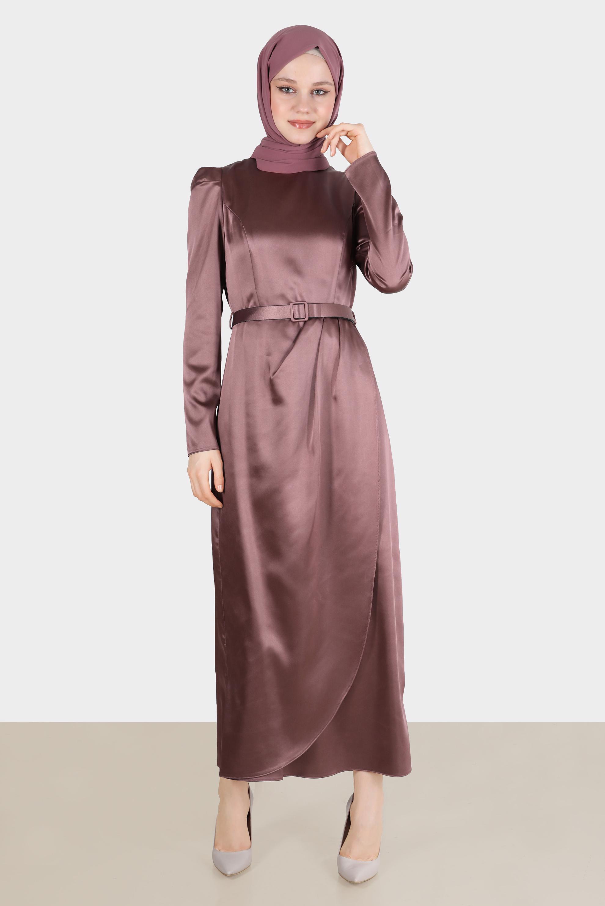 Tesettür giyim PEMBE KEMERLİ SATEN ELBİSE 42527 