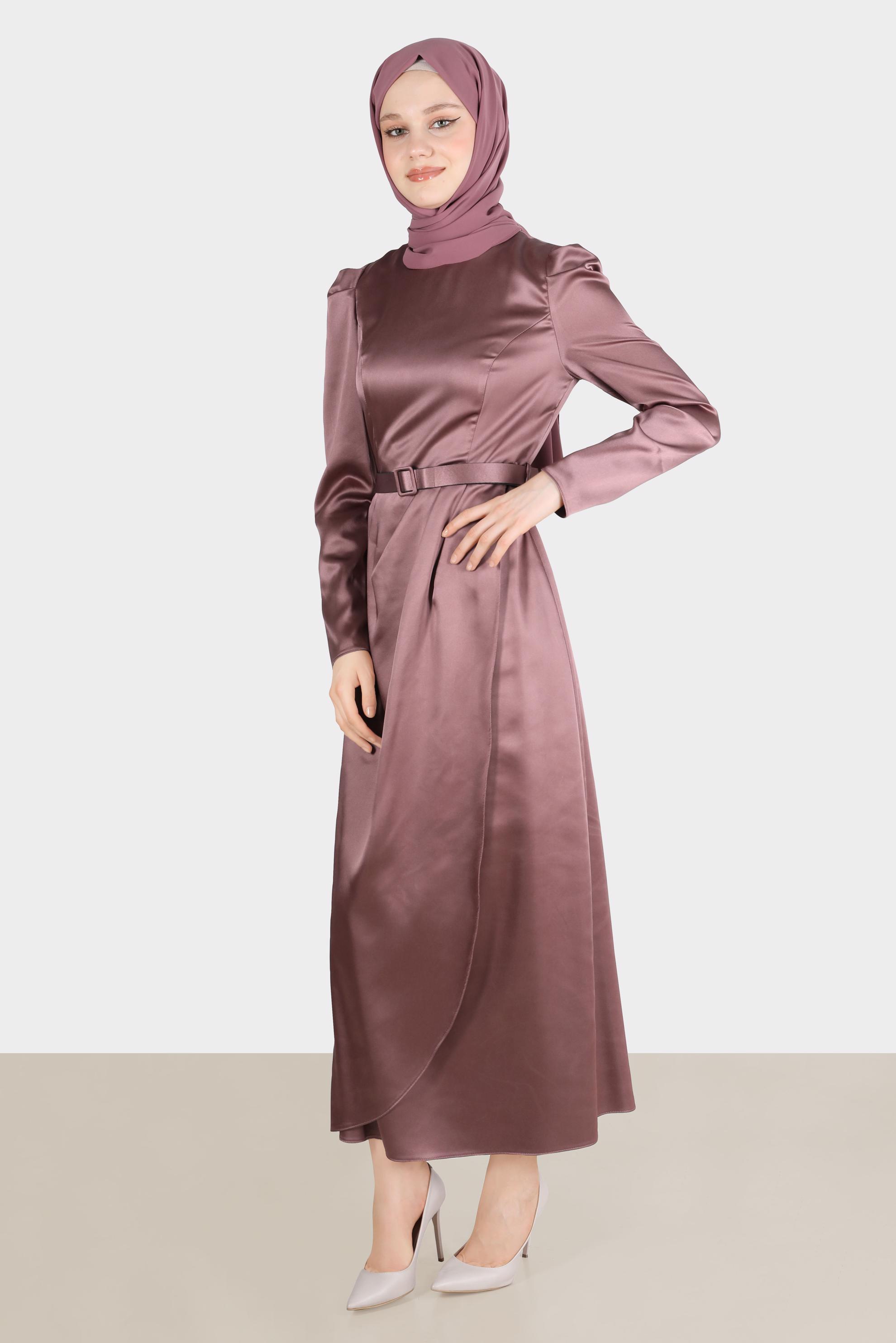 Tesettür giyim PEMBE KEMERLİ SATEN ELBİSE 42527 