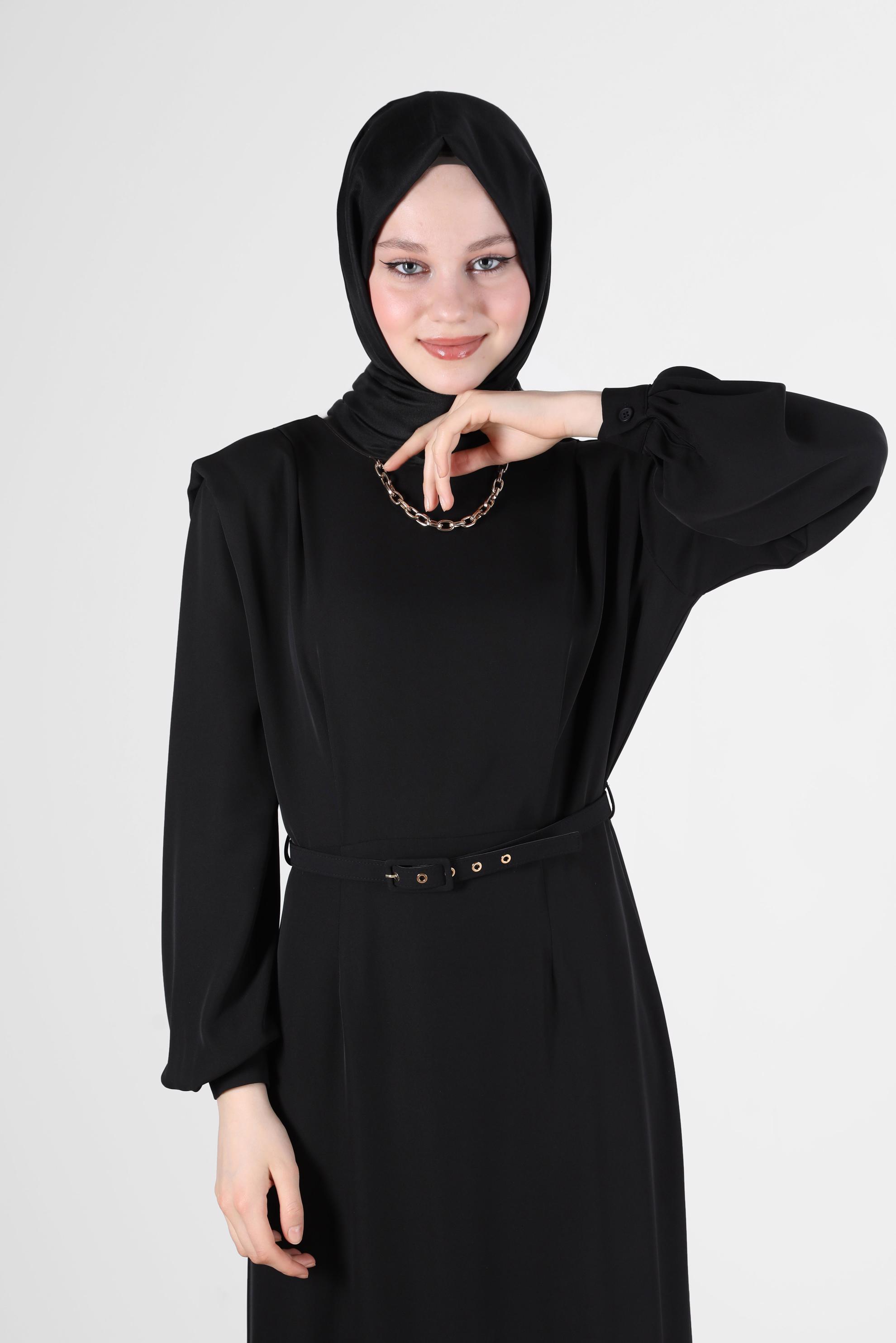 Tesettür giyim SİYAH VATKA GÖRÜNÜMLÜ KEMERLİ ELBİSE 42530 