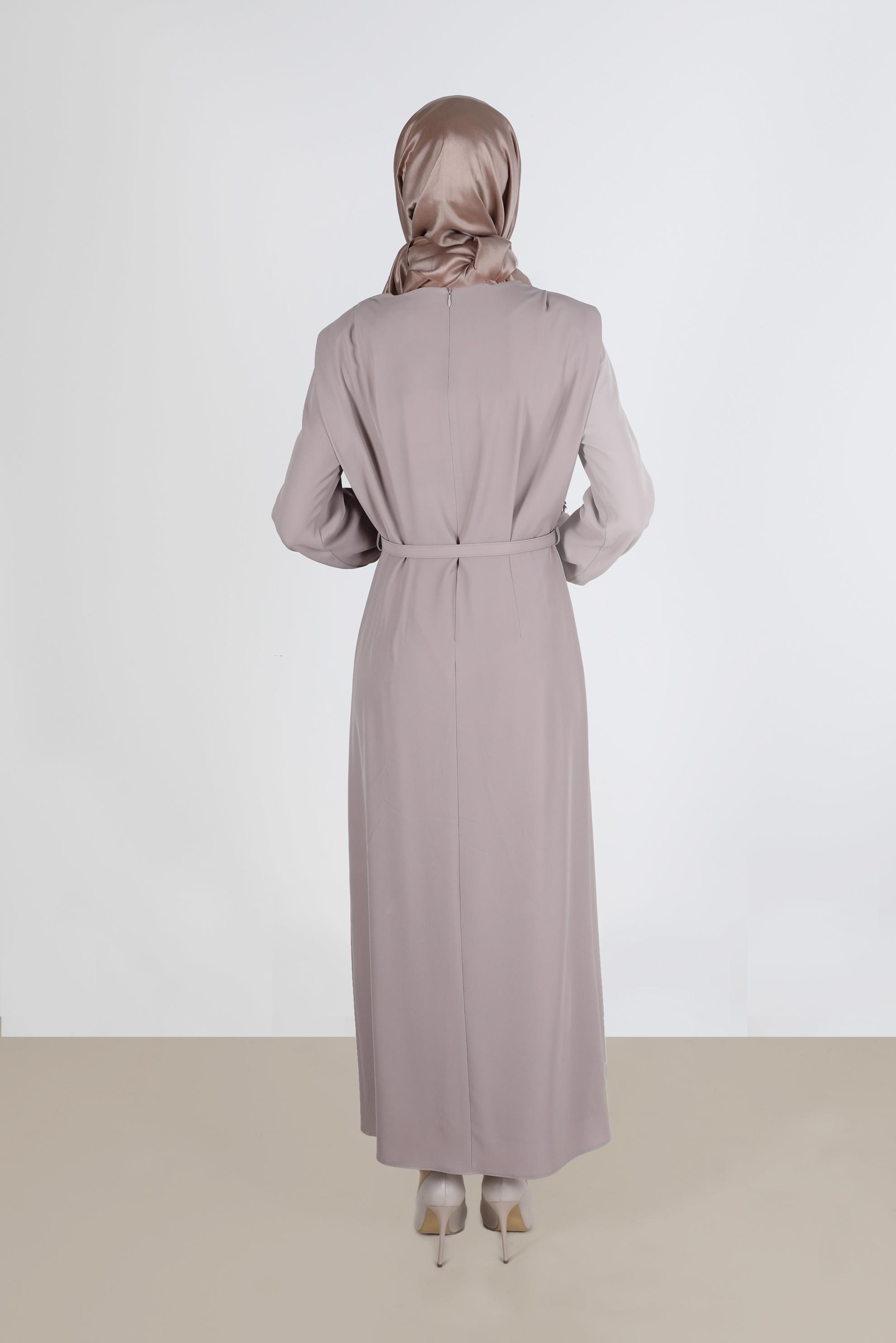 Tesettür giyim KUM VATKA GÖRÜNÜMLÜ KEMERLİ ELBİSE 42530 