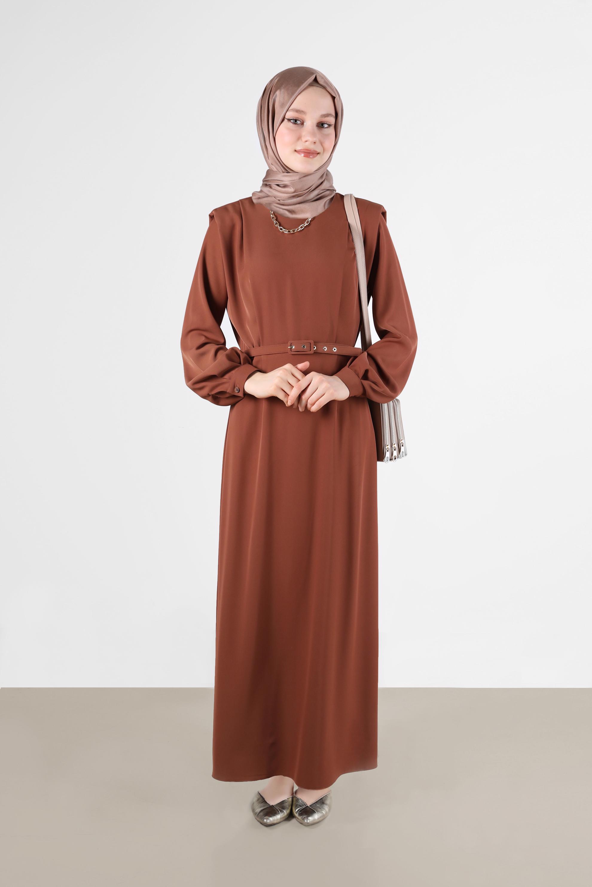 Tesettür giyim TABA VATKA GÖRÜNÜMLÜ KEMERLİ ELBİSE 42530 