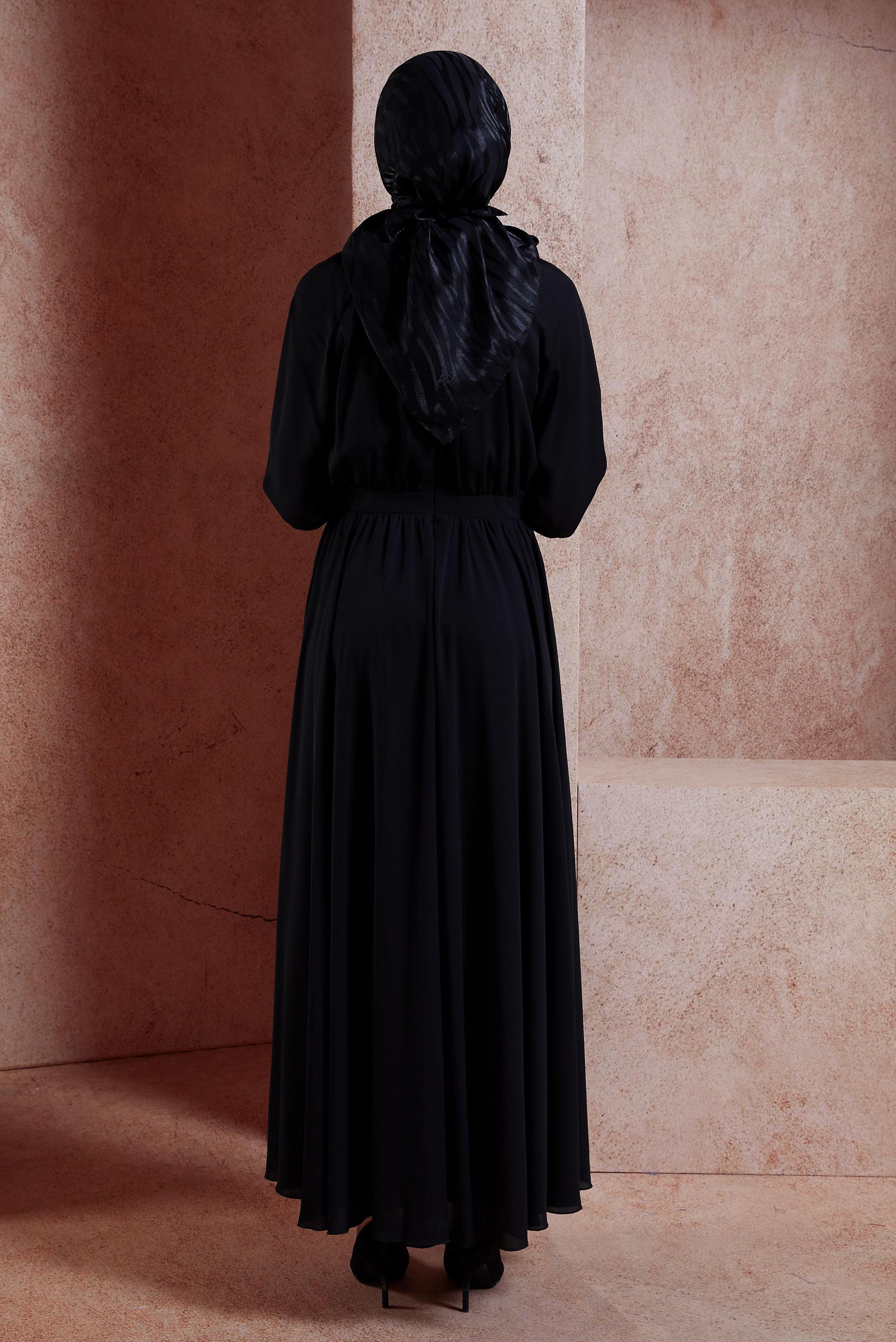 Tesettür giyim SİYAH TAŞ DETAYLI ELBİSE 42553 