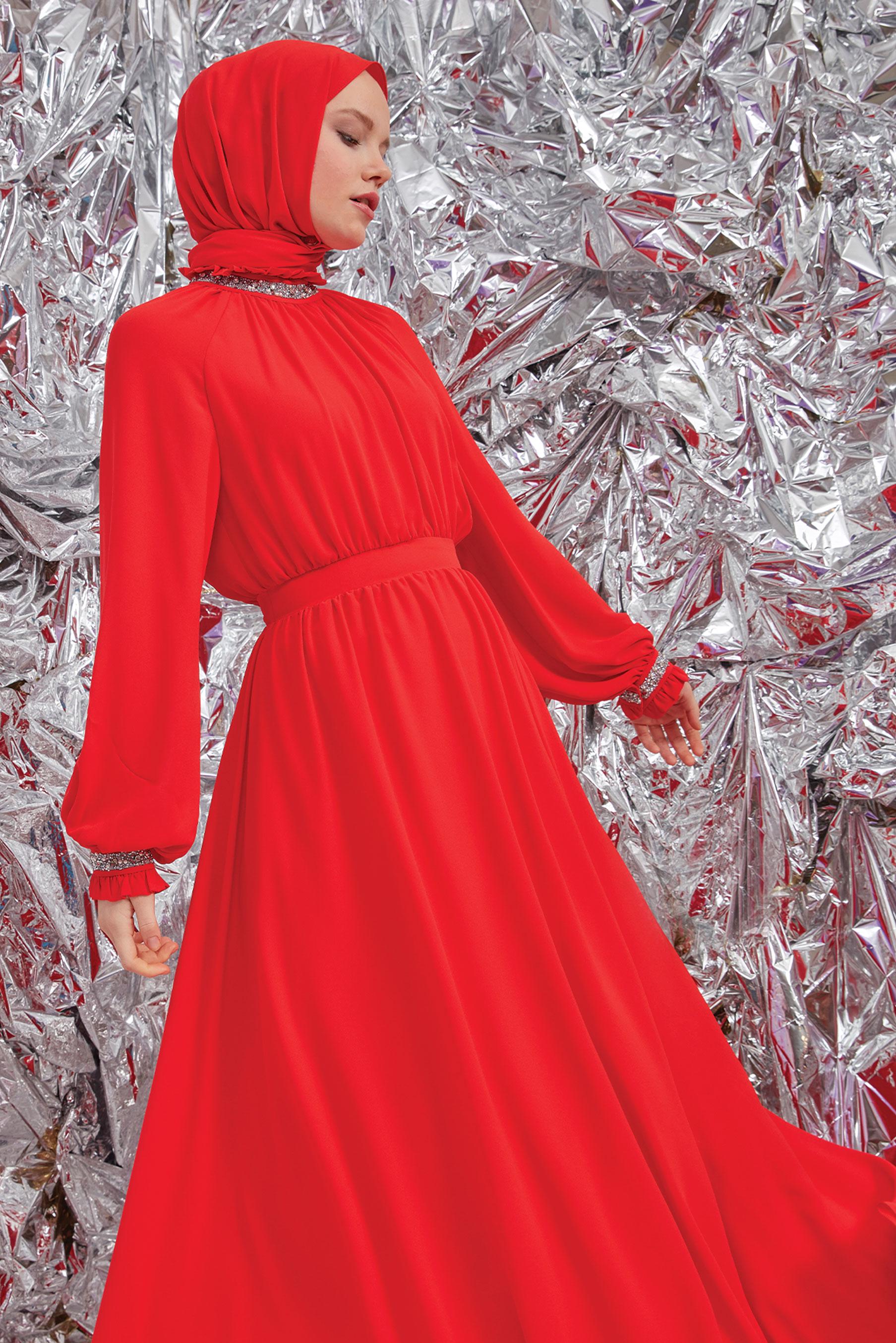 Tesettür giyim KIRMIZI TAŞ DETAYLI ELBİSE 42553 