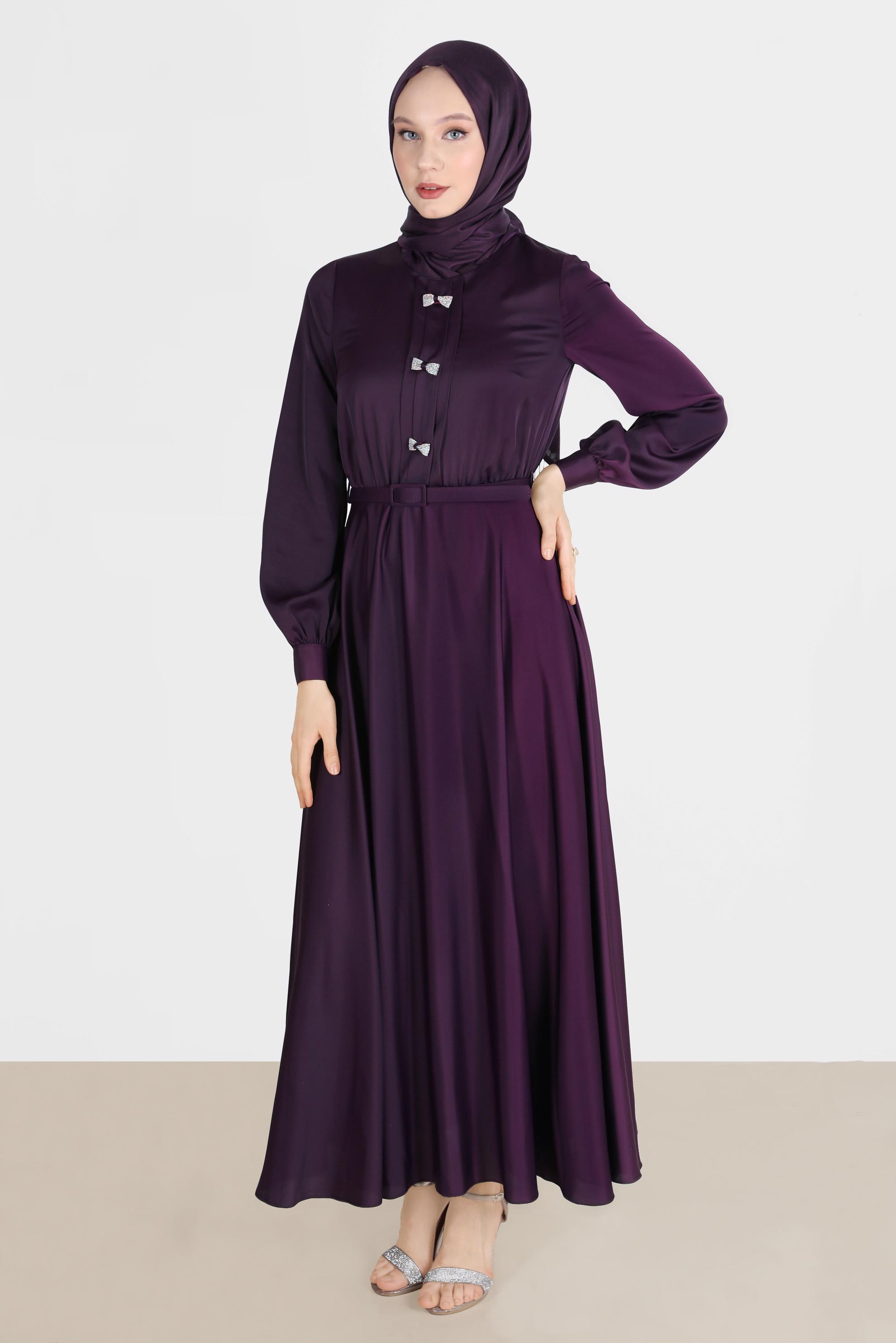 Tesettür giyim MOR TAŞLI FİYONK DETAYLI ELBİSE 42555 