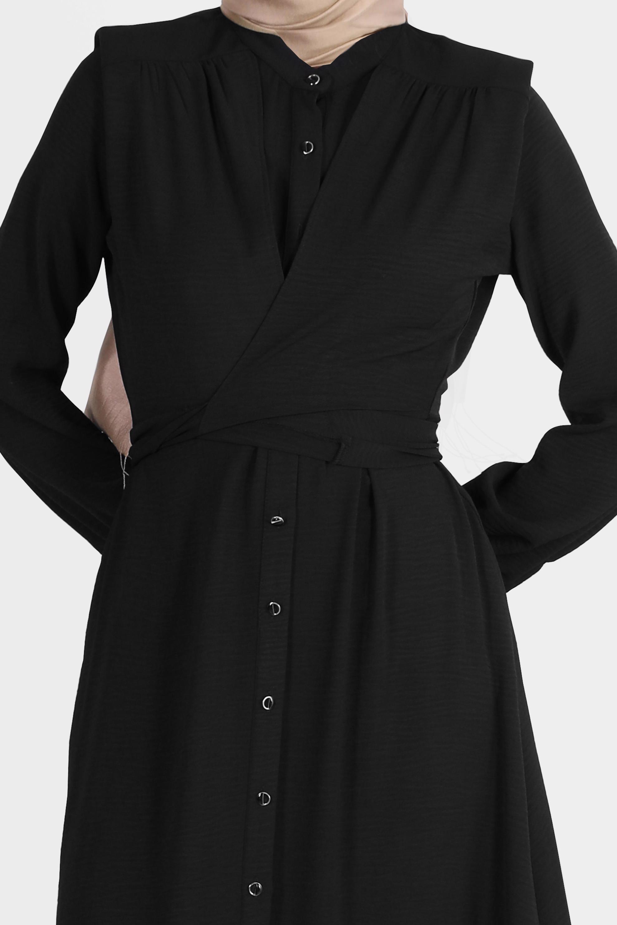 Tesettür giyim SİYAH BOYDAN DÜĞMELİ BAĞLAMA DETAYLI ELBİSE 42566 