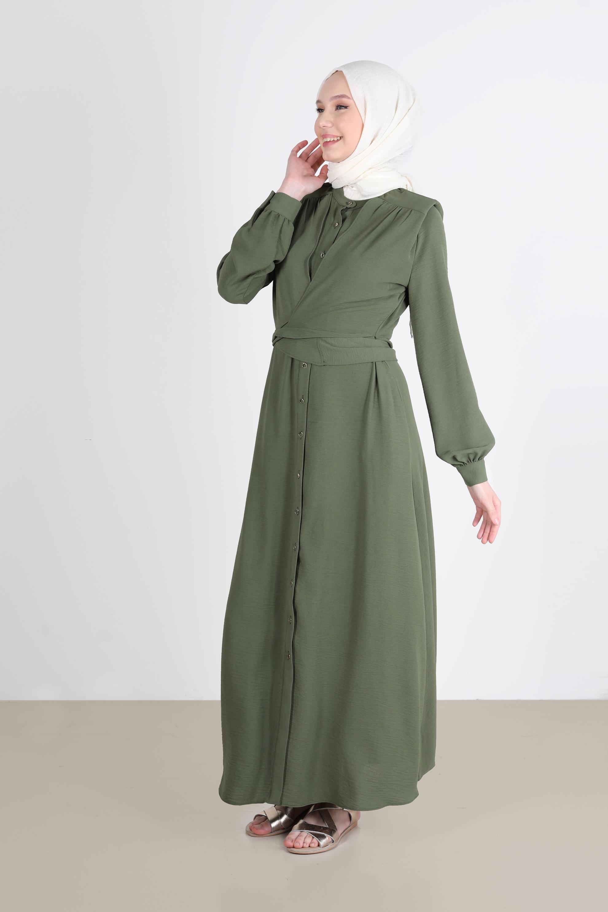 Tesettür giyim HAKİ BOYDAN DÜĞMELİ BAĞLAMA DETAYLI ELBİSE 42566 