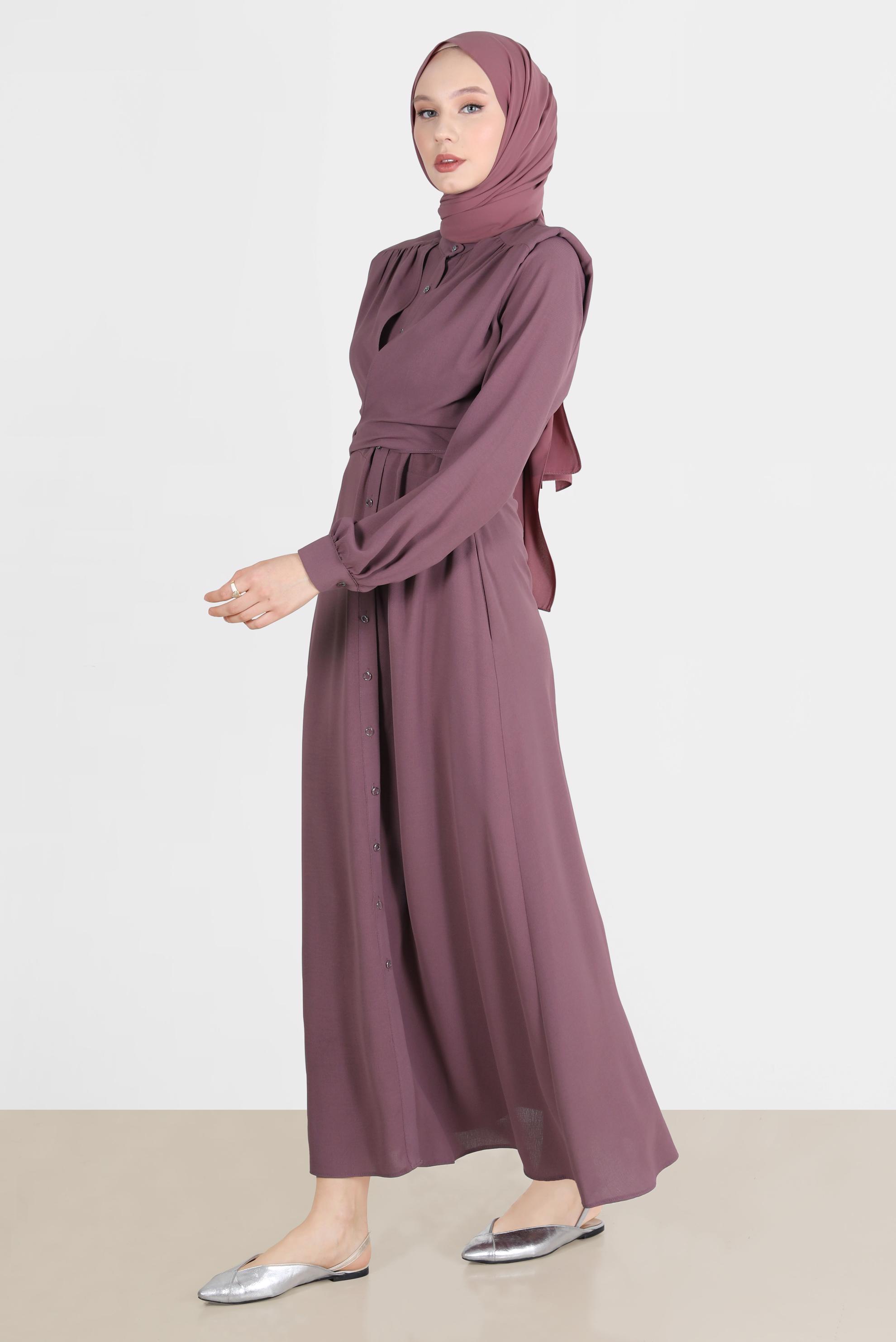 Tesettür giyim MOR BOYDAN DÜĞMELİ BAĞLAMA DETAYLI ELBİSE 42566 