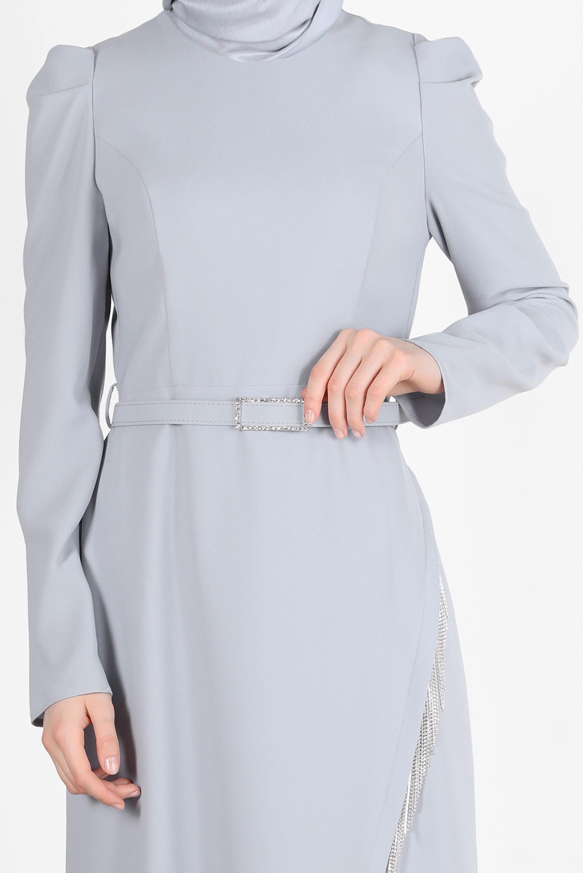 Tesettür giyim GRİ KEMERLİ PÜSKÜL DETAYLI ELBİSE 42568 